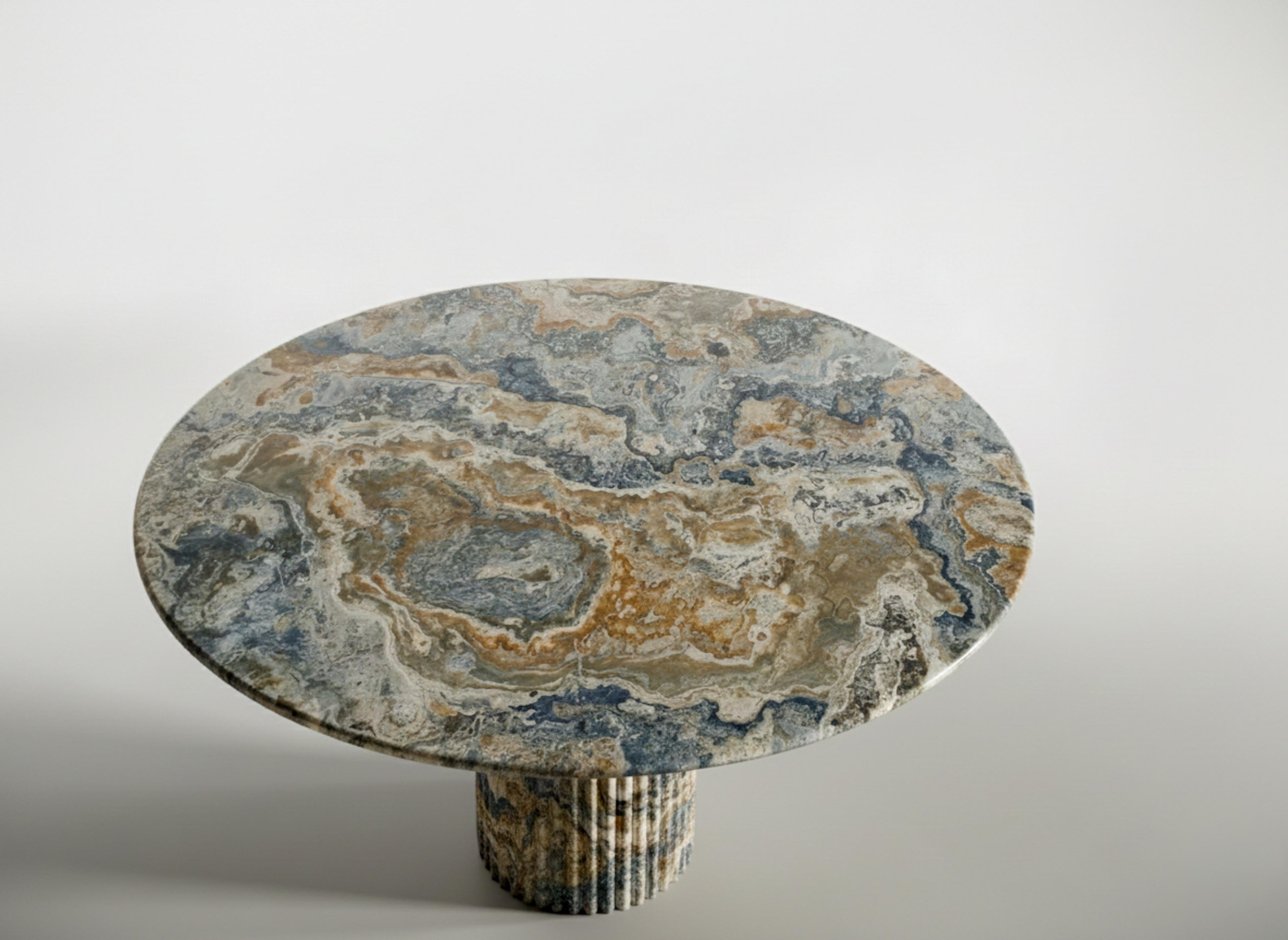 https://a.1stdibscdn.com/customizable-brown-onyx-marble-dining-table-with-fluted-base-for-sale-picture-2/f_91932/f_488300621771242718001/WhatsApp_Image_2026_02_16_at_14_27_41_master.jpeg