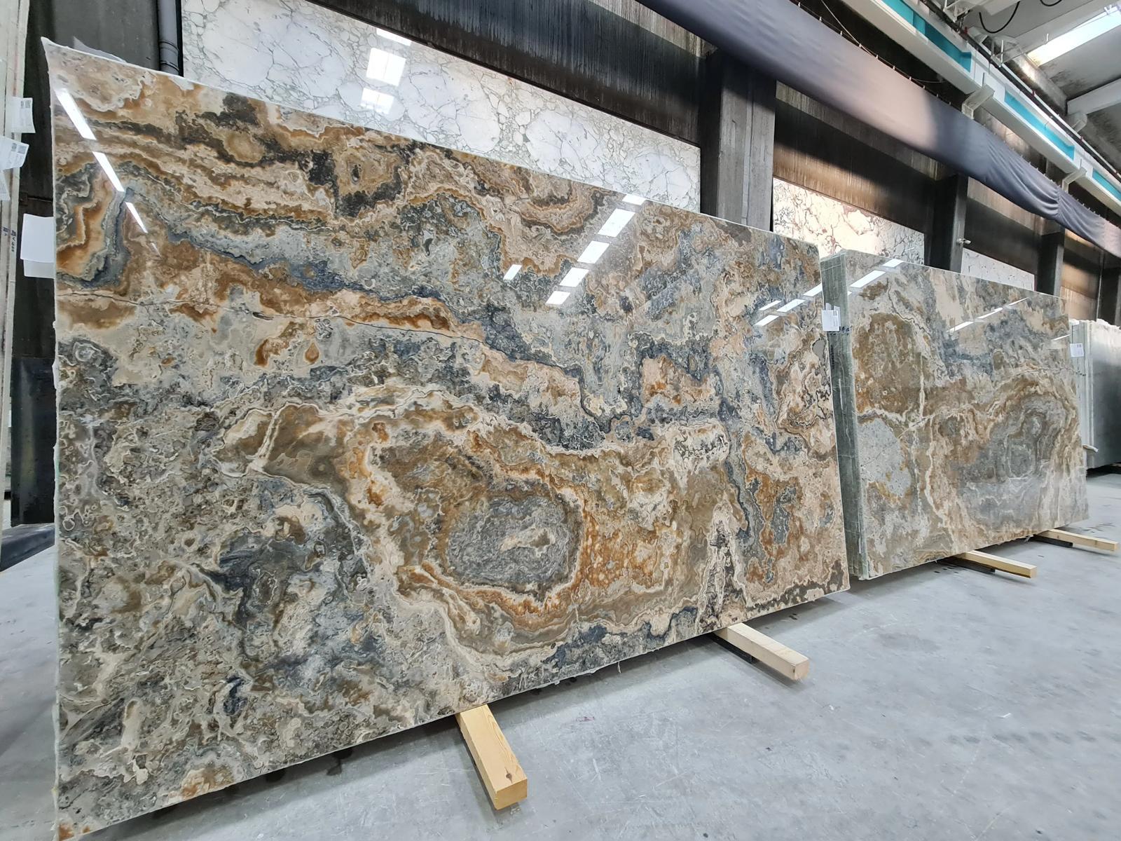 https://a.1stdibscdn.com/customizable-brown-onyx-marble-dining-table-with-fluted-base-for-sale-picture-10/f_91932/f_488300621771242817522/WhatsApp_Image_2026_02_16_at_14_34_48_1__master.jpeg