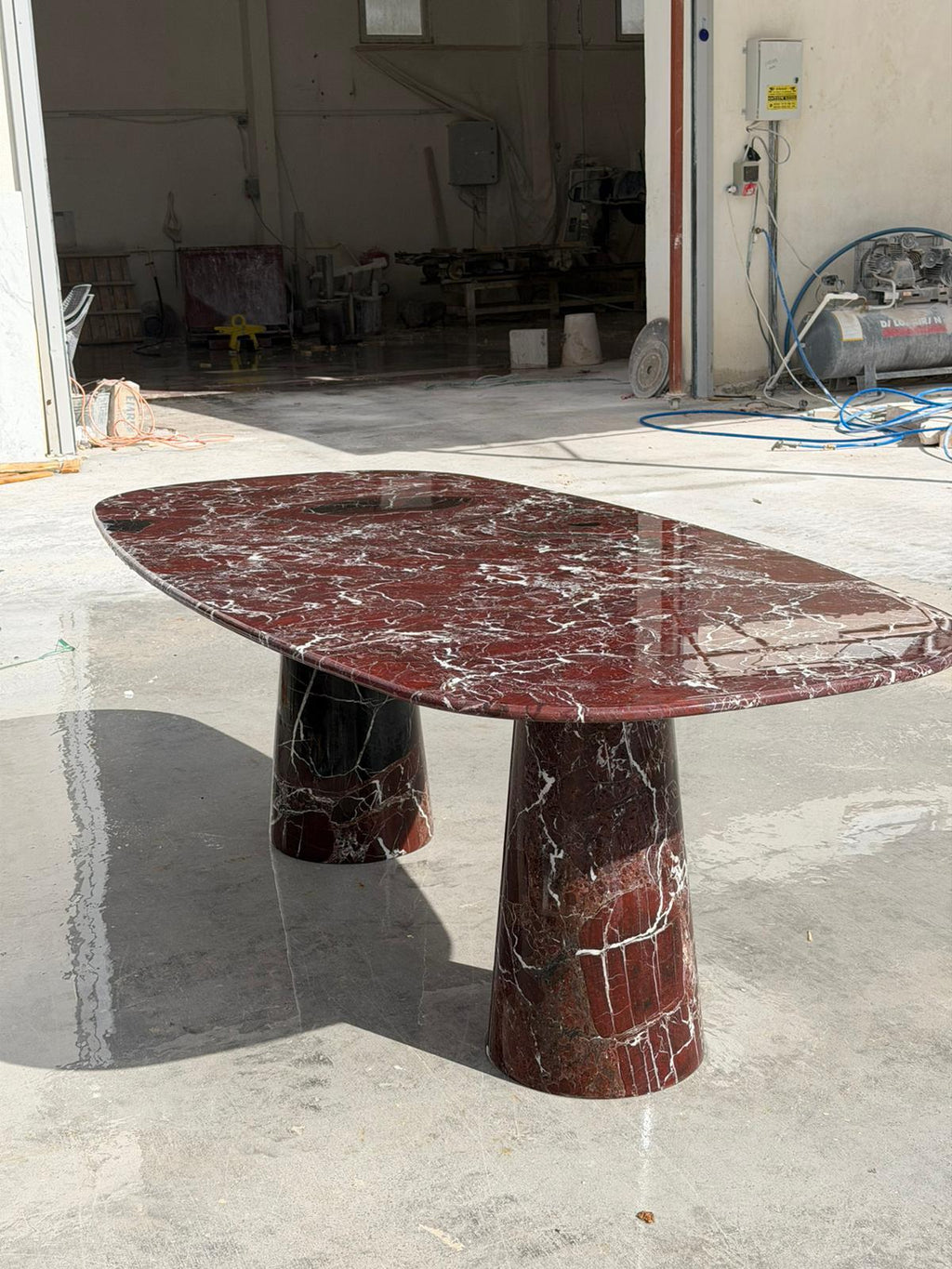 https://a.1stdibscdn.com/contemporary-rosso-levanto-marble-table-red-oval-stone-dining-table-for-sale-picture-3/f_91932/f_490696221772633698225/WhatsApp_Image_2026_03_04_at_17_06_28_1__master.jpeg