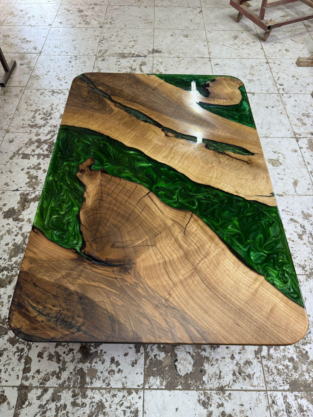 https://a.1stdibscdn.com/green-epoxy-resin-river-dining-table-solid-walnut-live-edge-wood-table-for-sale-picture-2/f_91932/f_495605021775571607866/WhatsApp_Image_2026_04_07_at_17_00_40_2__master.jpeg