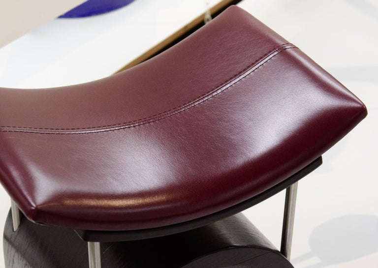 https://a.1stdibscdn.com/antique-leather-wing-stool-by-studio-laf-for-sale-picture-18/f_12192/f_331563421678124508314/Wing_Detail_master.jpg?width=768
