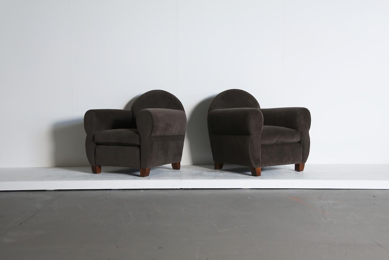 https://a.1stdibscdn.com/pair-of-curvaceous-arm-chairs-upholstered-in-alpaca-for-sale-picture-6/f_22593/f_457501421751789353528/Wonky_Pair_Taupe_Alpaca_7_25_2_master.jpeg