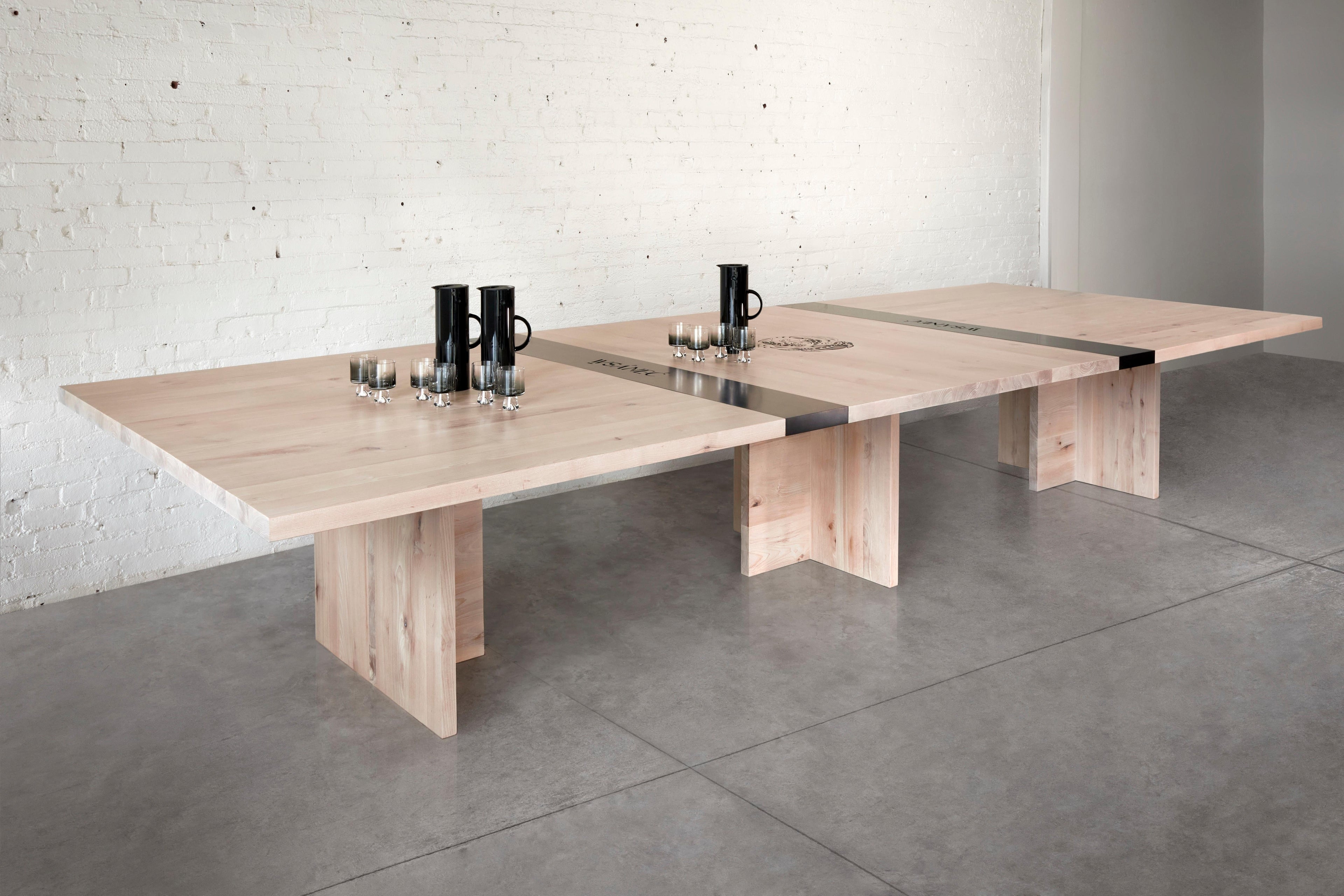https://a.1stdibscdn.com/georgia-solid-wood-conference-table-by-autonomous-furniture-for-sale-picture-3/f_77532/f_385734321708929981104/WsanecTable_12824_master.jpg