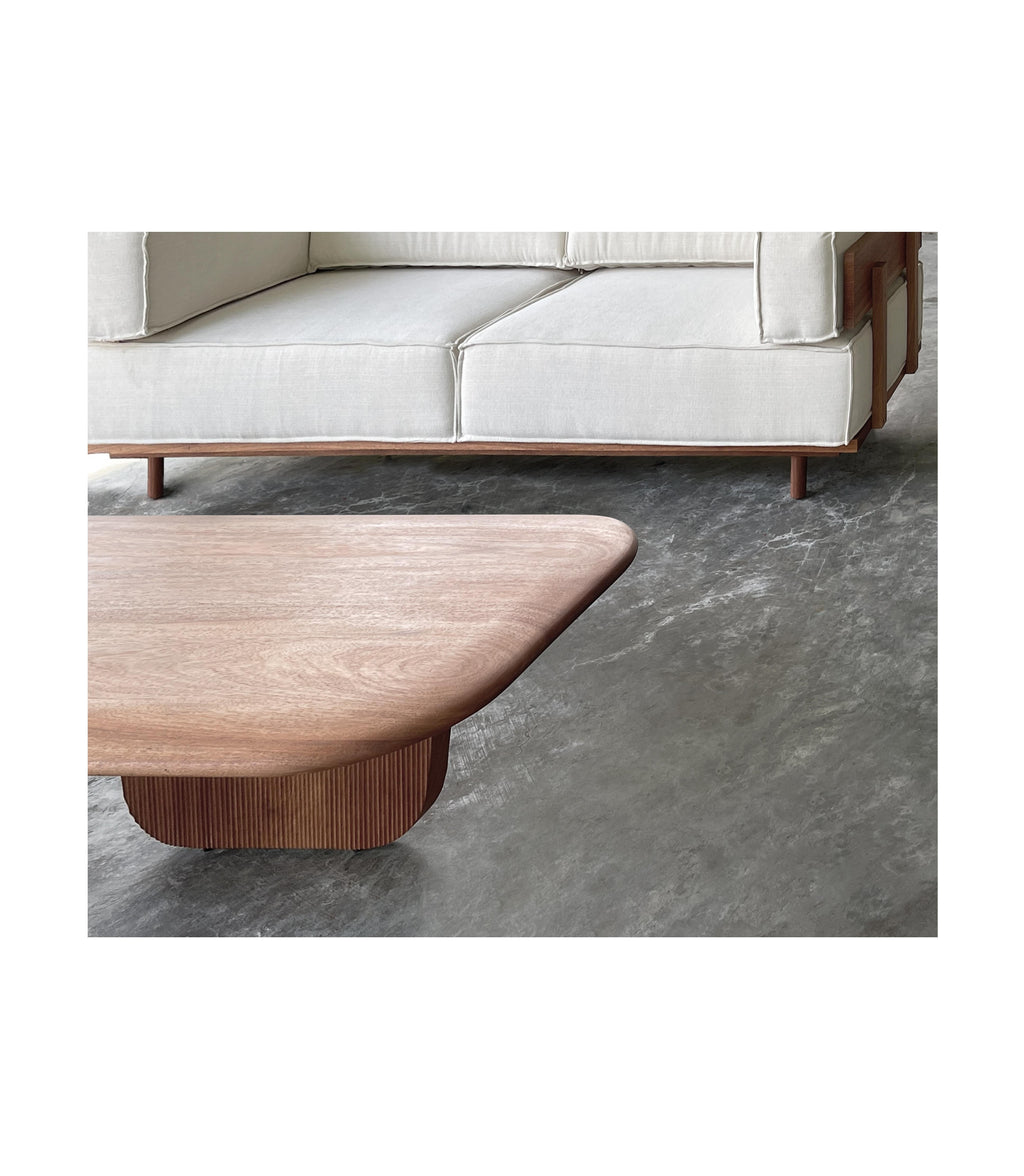 https://a.1stdibscdn.com/oak-and-walnut-xl-sofa-by-onon-details-for-sale-picture-7/f_12192/f_466843721758036251059/XL_Sofa_Supportive_6_master.jpg