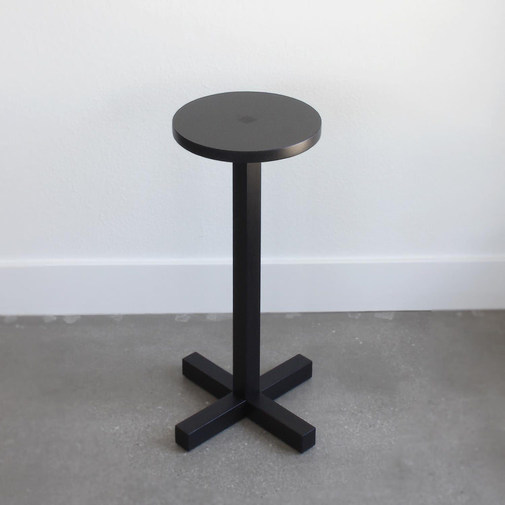 https://a.1stdibscdn.com/drink-table-in-black-granite-and-ebonized-oak-by-elliott-marks-for-sale-picture-4/f_63582/f_363418621695760848918/XO_All_Black_blank_sq_A_master.jpg