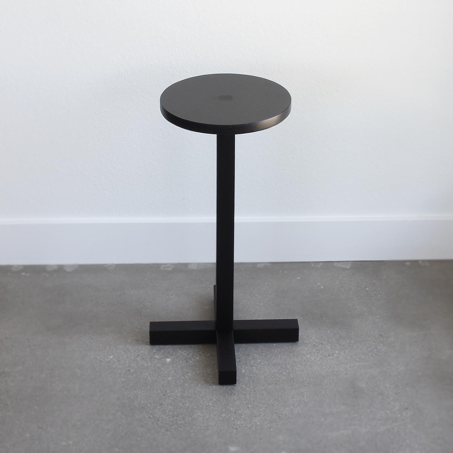 https://a.1stdibscdn.com/drink-table-in-black-granite-and-ebonized-oak-by-elliott-marks-for-sale-picture-3/f_63582/f_363418621695760848167/XO_All_Black_blank_sq_B_master.jpg