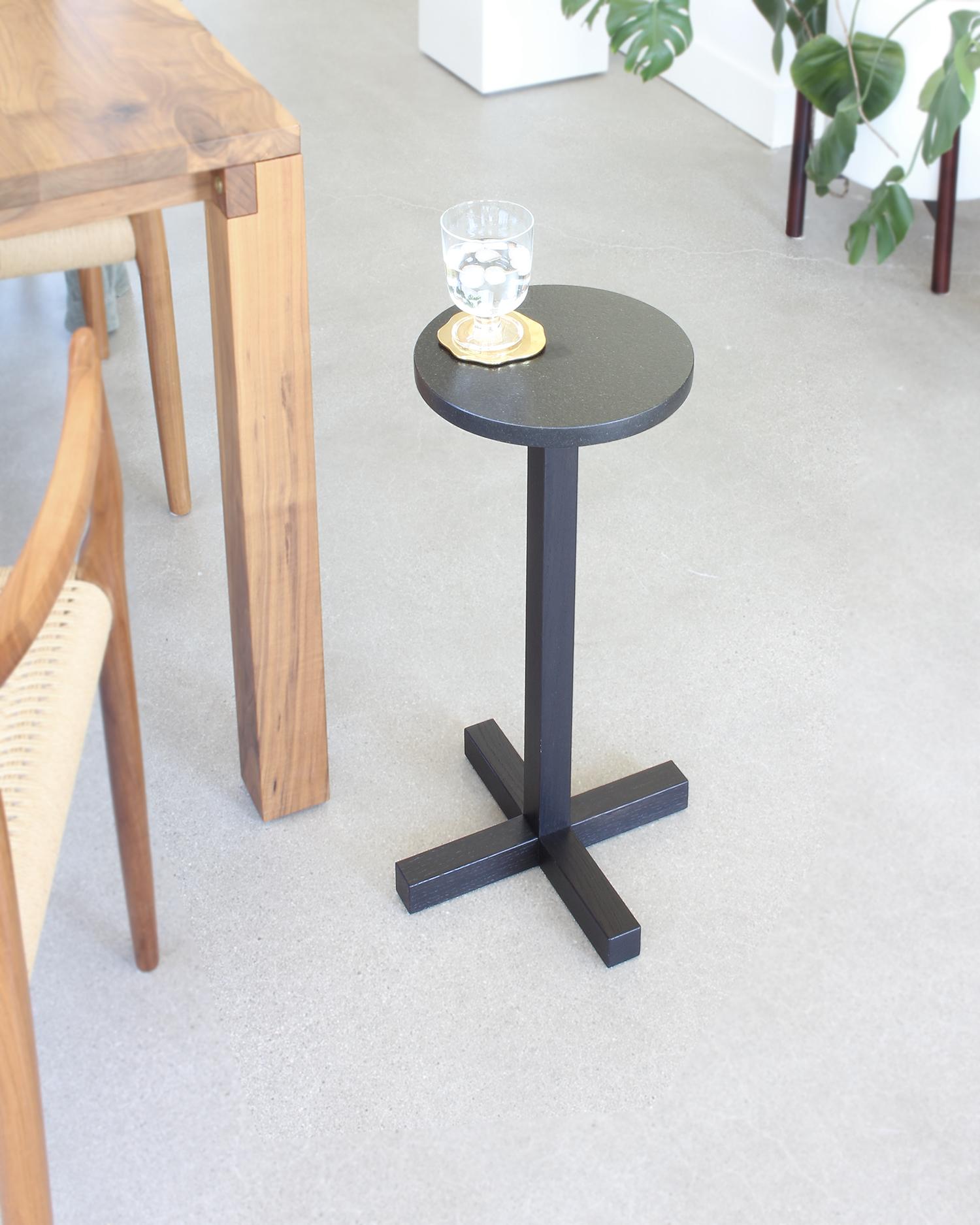 https://a.1stdibscdn.com/drink-table-in-black-granite-and-ebonized-oak-by-elliott-marks-for-sale-picture-7/f_63582/f_363418621695760851695/XO_All_Black_vig_B_master.jpg