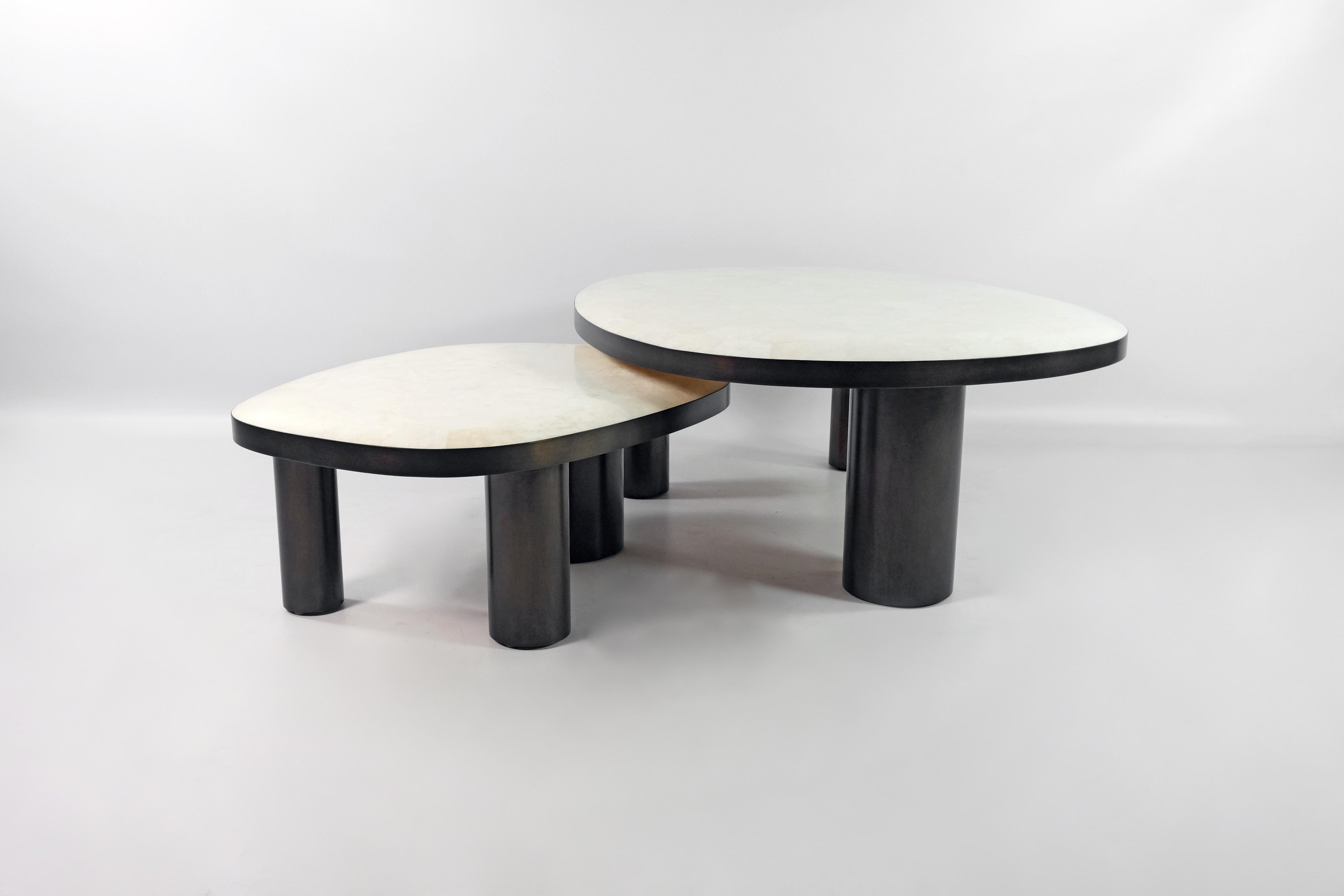 https://a.1stdibscdn.com/set-of-organic-coffee-tables-in-rock-crystal-and-bronzed-finish-by-ginger-brown-for-sale-picture-5/f_56622/f_423949721732124303429/XT3X5473_master.JPG