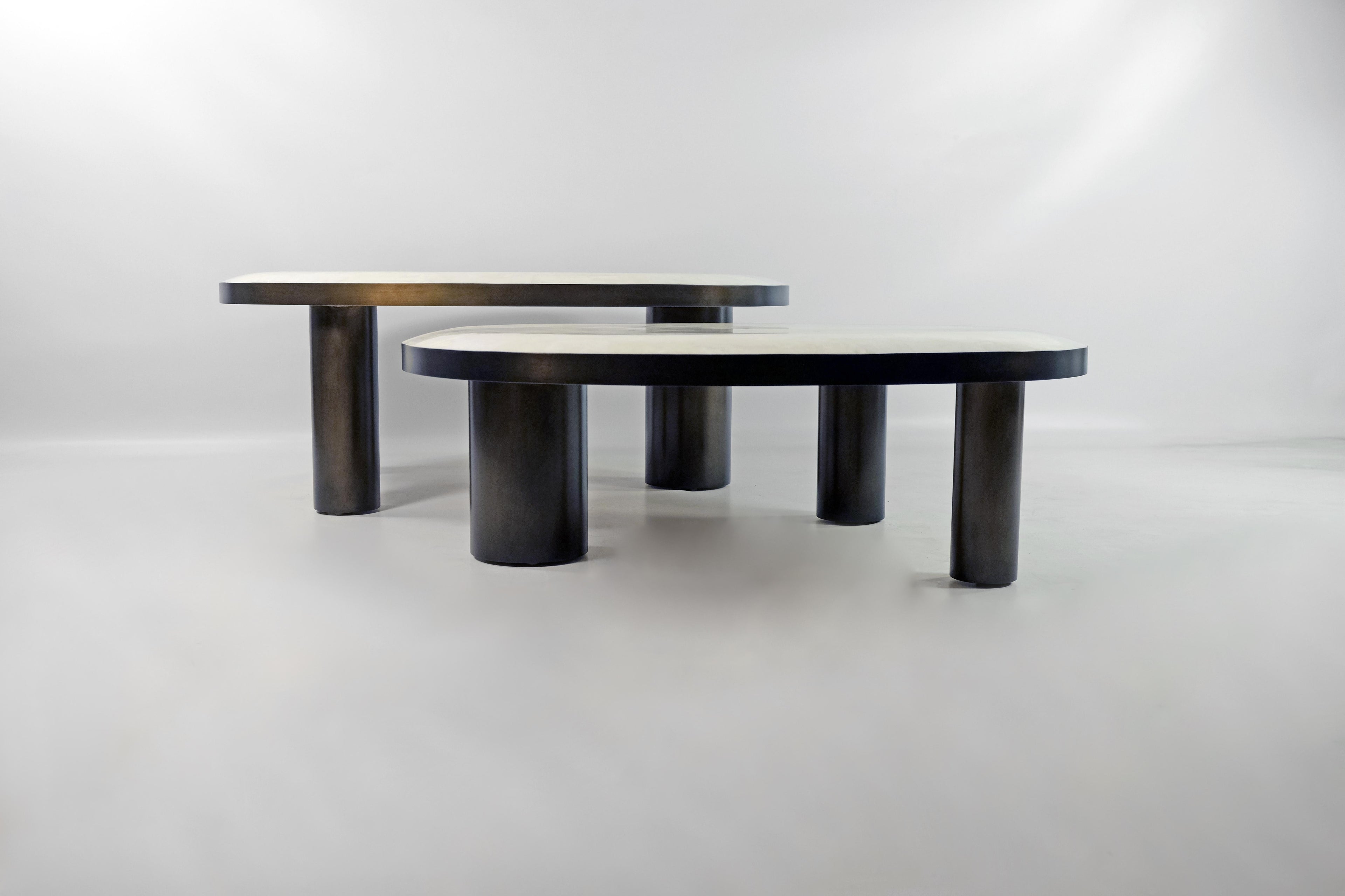 https://a.1stdibscdn.com/set-of-organic-coffee-tables-in-rock-crystal-and-bronzed-finish-by-ginger-brown-for-sale-picture-3/f_56622/f_423949721732124293156/XT3X5482_master.JPG