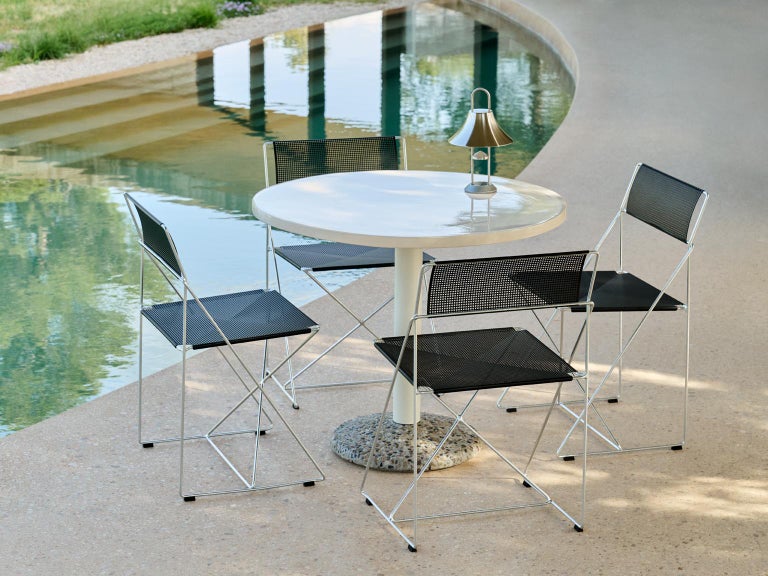 https://a.1stdibscdn.com/set-of-4-x-line-chairs-galvanized-base-black-powder-coated-seat-back-for-hay-for-sale-picture-2/f_51432/f_457638321751893384169/X_LINE_1_master.JPG?width=768