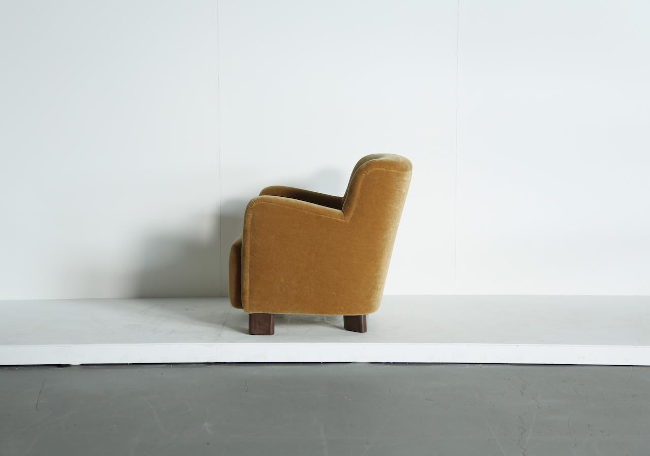 https://a.1stdibscdn.com/elegant-lounge-chair-upholstered-in-yellow-gold-pure-mohair-for-sale-picture-12/f_22593/f_450349121747301345255/Yellow_Chair_Yellow_Mohair_4_25_16_master.jpeg