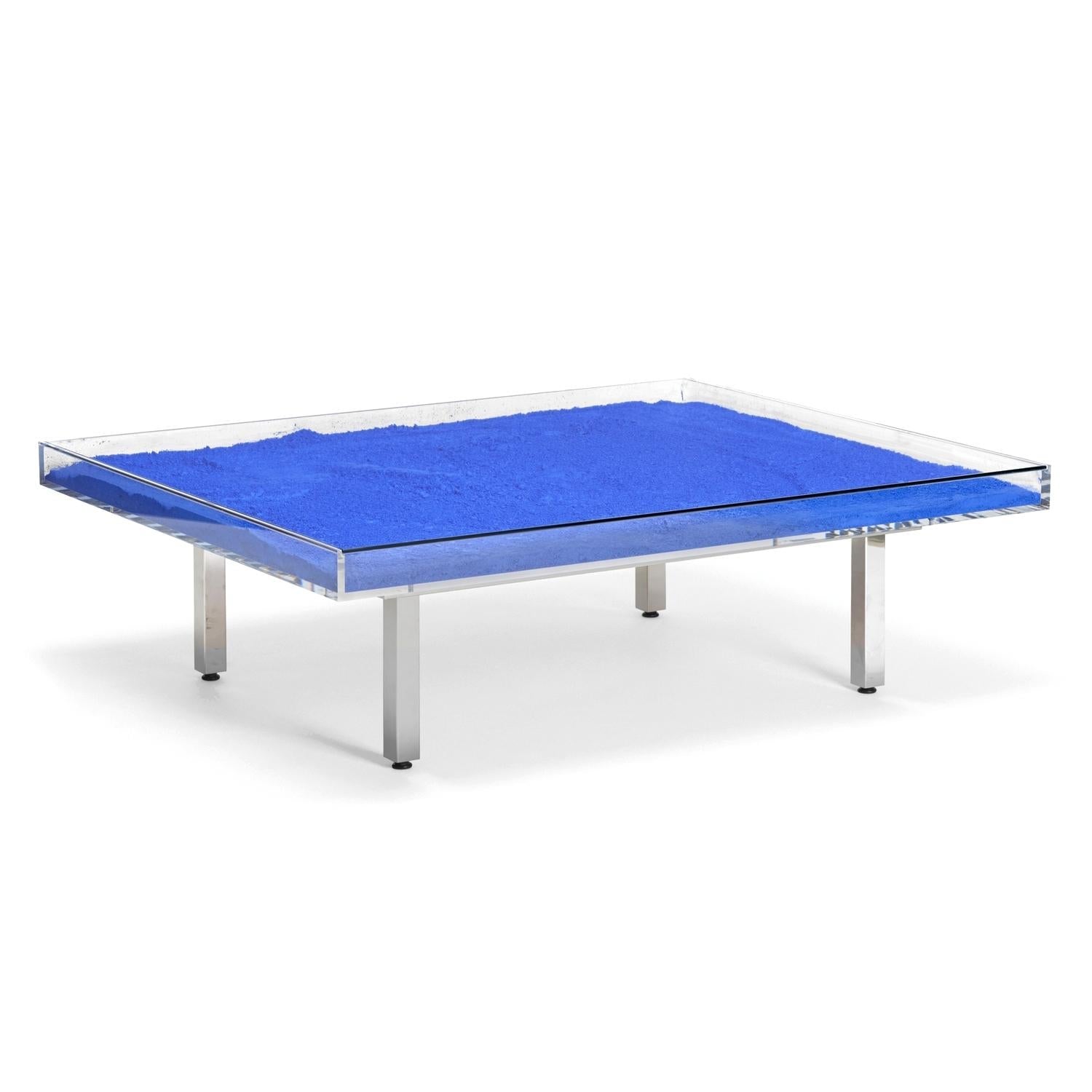 https://a.1stdibscdn.com/set-of-3-yves-klein-tables-monopink-monogold-ykb-for-sale-picture-3/f_49571/f_185779721585944632889/Yves_klein_03_master.jpg