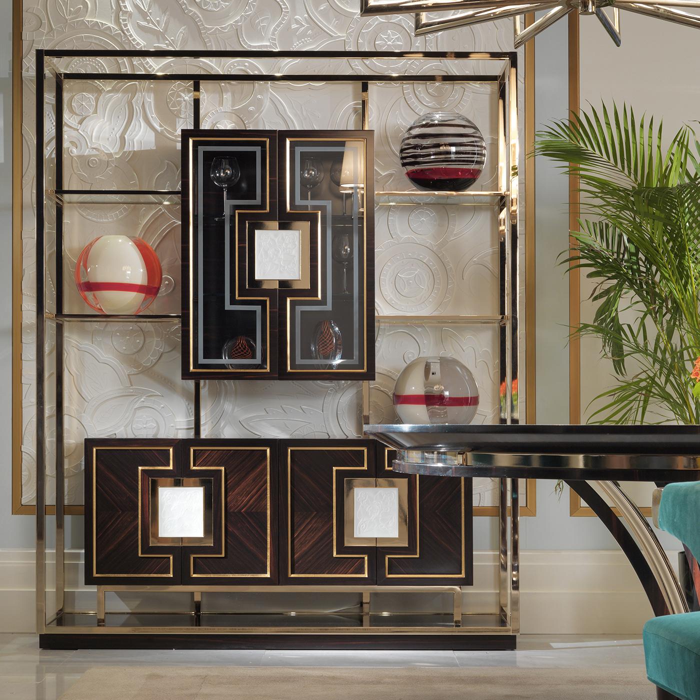 https://a.1stdibscdn.com/ebony-glass-cabinet-for-sale-picture-2/f_17062/f_195272621592477314742/ZABOMB_053_A20180227_8187_12ostsq_master.jpg