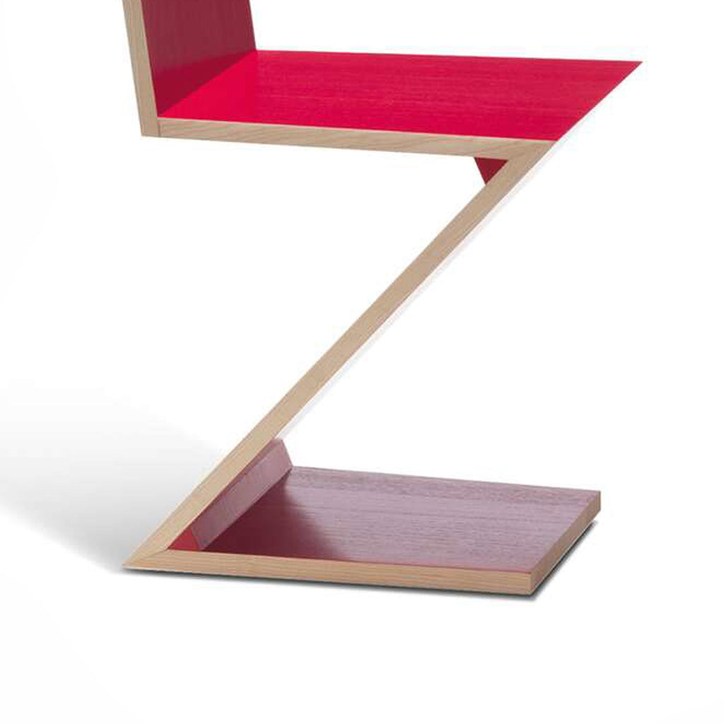 https://a.1stdibscdn.com/gerrit-thomas-rietveld-zig-zag-chair-by-cassina-for-sale-picture-4/f_14272/f_277754821647251672219/ZIGZARROJO2_master.jpg