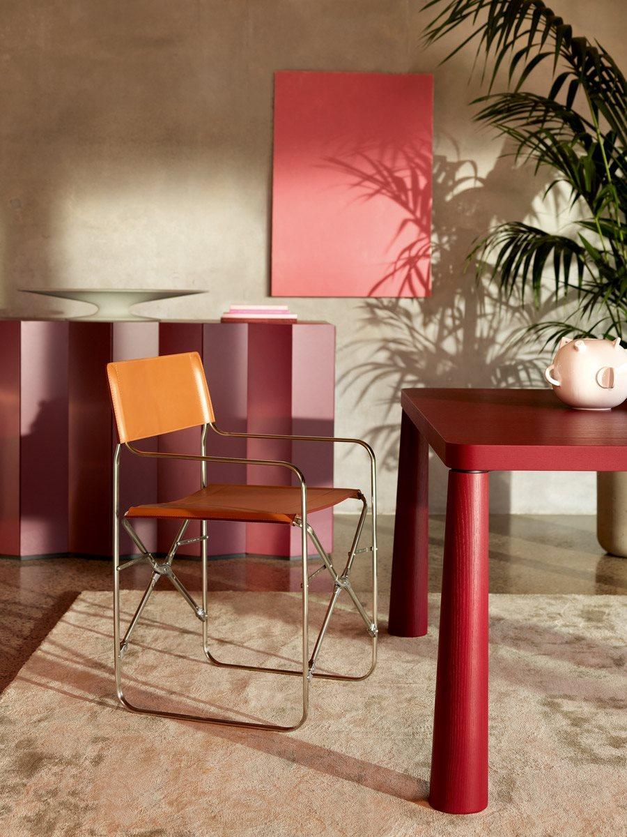 https://a.1stdibscdn.com/customizable-zanotta-cowhide-april-folding-chair-by-gae-aulenti-for-sale-picture-8/f_44652/f_414674921726253901516/Zanotta_April2120_IG10_cuoio0714_web_1__master.jpg
