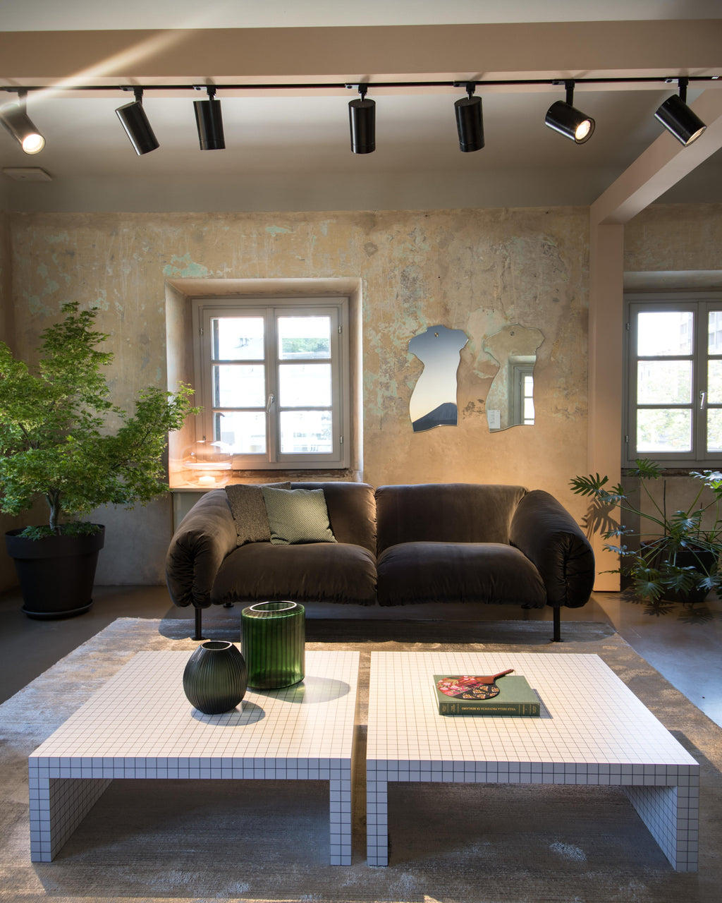 https://a.1stdibscdn.com/customizable-zanotta-zaza-sofa-by-studio-zaven-for-sale-picture-12/f_44652/f_363390821695755600772/Zanotta_House_SDM_2022_Top31905_master.jpg