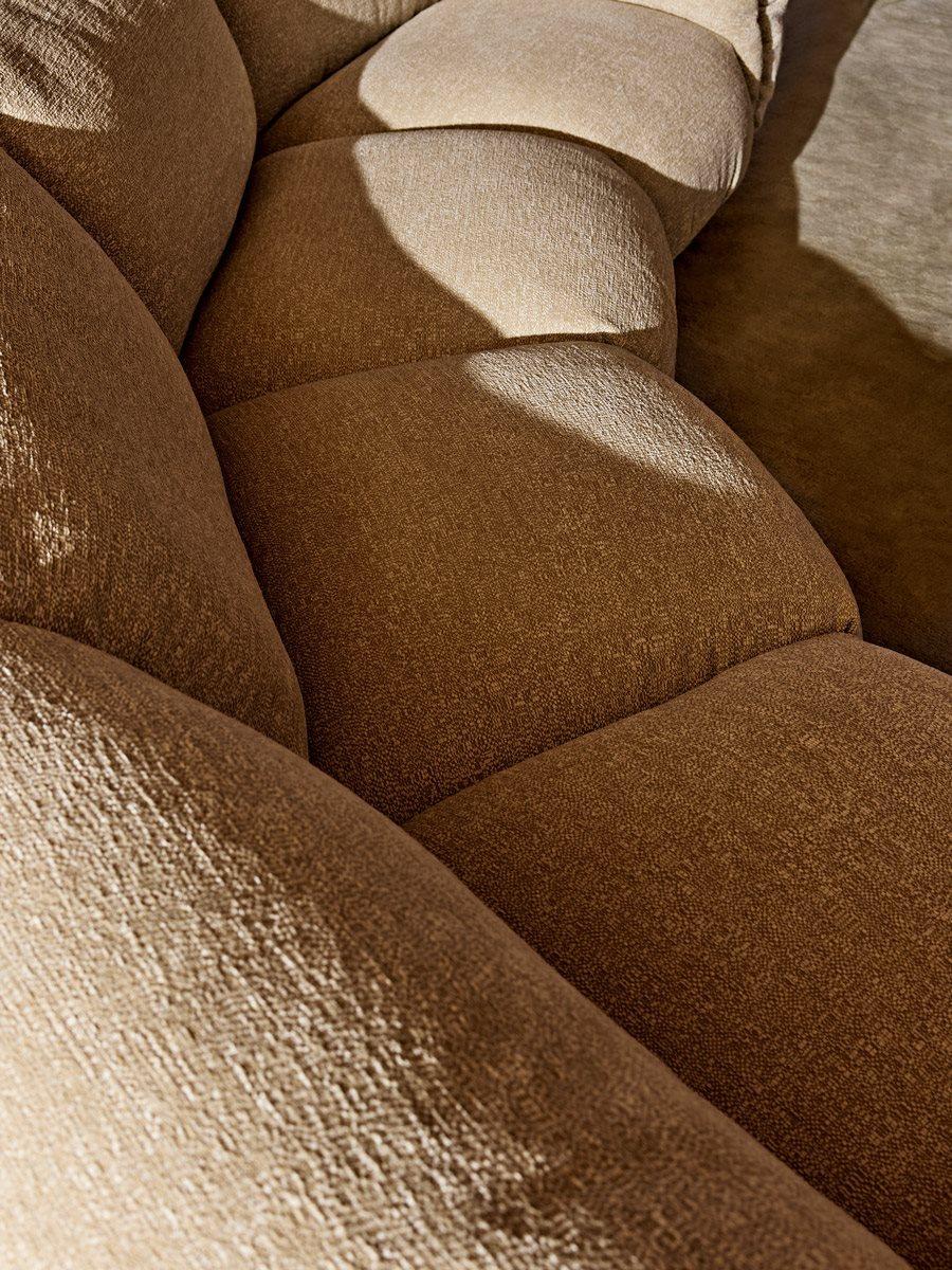 https://a.1stdibscdn.com/customizable-zanotta-zaza-max-sofa-by-studio-zaven-for-sale-picture-6/f_44652/f_448912721746477736943/Zanotta_divanoZaZaMax1046_IG02_R24607_web_master.jpg