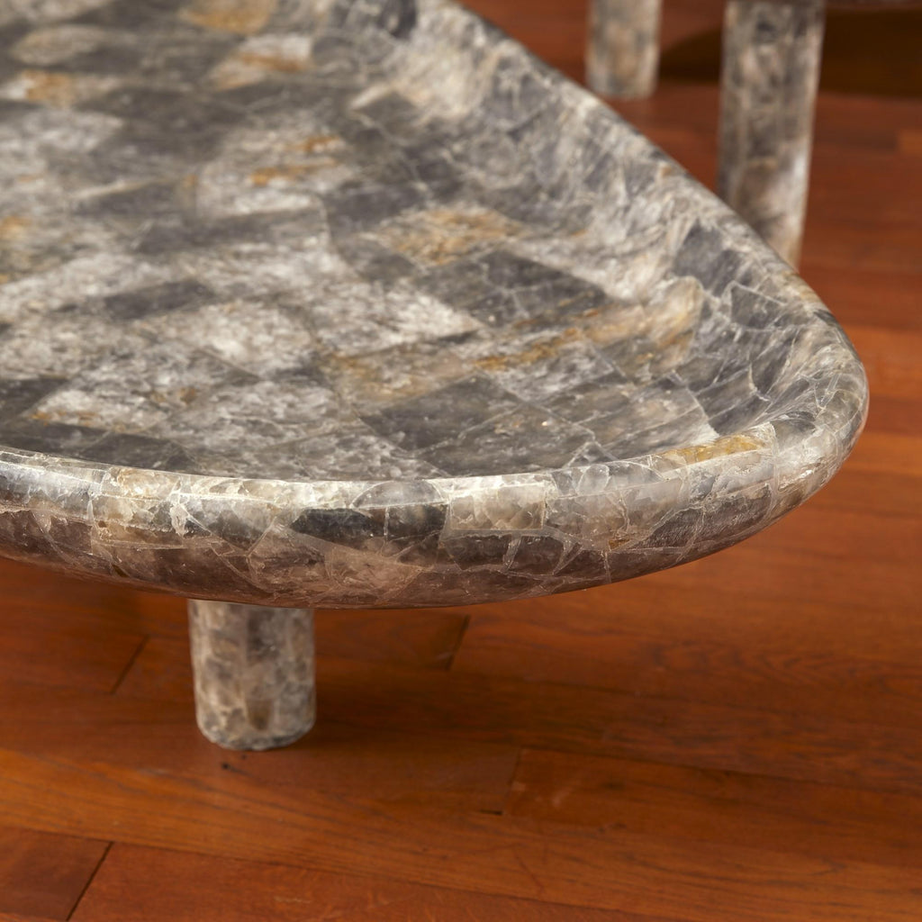 https://a.1stdibscdn.com/staggered-coffee-tables-in-rock-crystal-studio-glustin-for-sale-picture-6/f_9680/f_367663421698157201377/a65bd234_4c82_469a_ba7b_12232b189658_detail_tables_b_grises_4_a_master.jpg