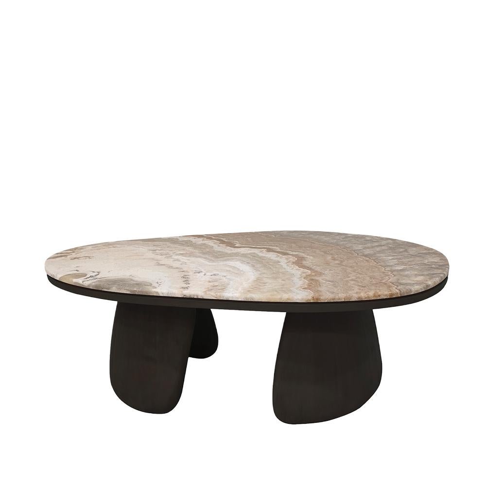 https://a.1stdibscdn.com/pebble-low-coffee-table-by-andre-fu-living-for-sale-picture-8/f_52392/f_338627021777267781351/afl_pebble_low_charcoal_table_brown_onyx_1000x1000_master.jpg