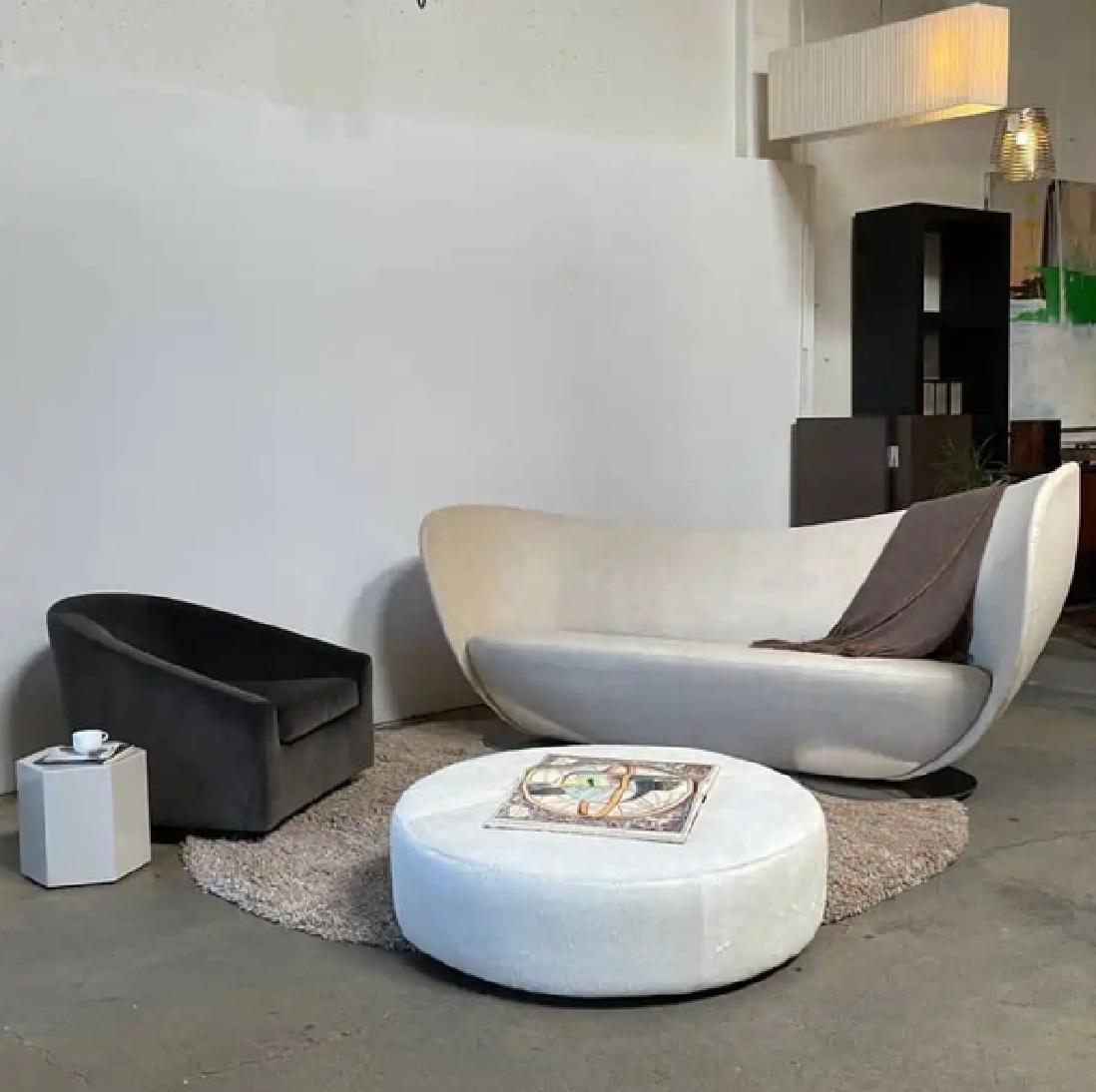 https://a.1stdibscdn.com/contemporary-sofa-characterized-by-flowing-curves-and-metal-base-for-sale-picture-5/f_27693/f_434751521744225643879/al2_Configuration_2025_3_30_20_47_20_2__master.jpg