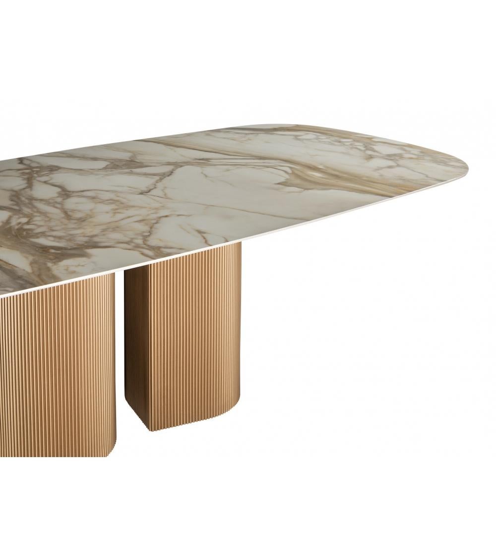 https://a.1stdibscdn.com/118-dining-table-featuring-bronze-lacquered-metal-base-for-sale-picture-3/f_27693/f_294469121657058959675/al2_dakri_bc_cer001_table_2__master.jpg