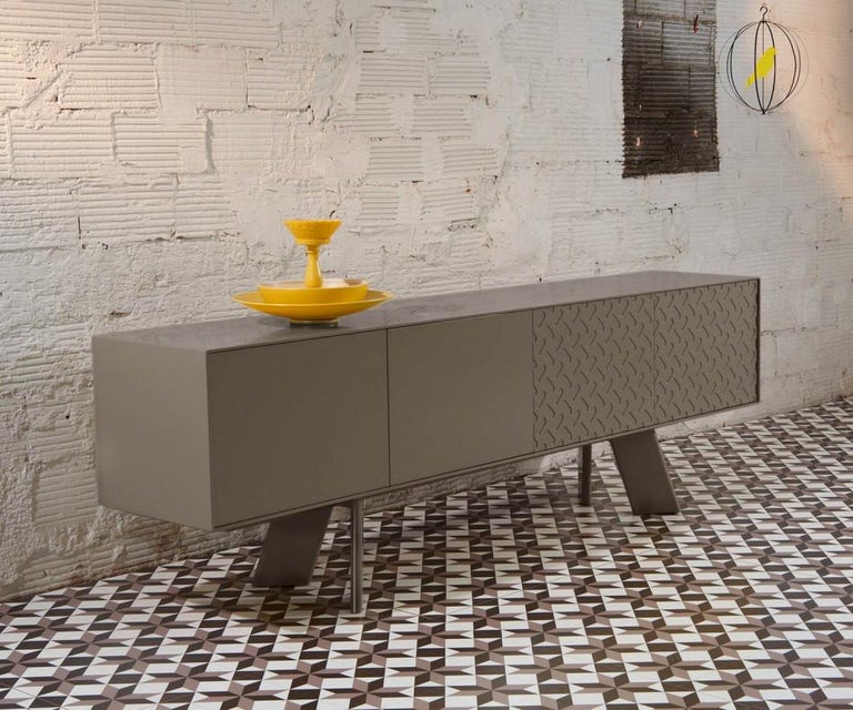 https://a.1stdibscdn.com/oak-and-lacquer-sideboard-with-patterned-push-pull-doors-sotiris-lazou-design-for-sale-picture-11/f_27693/f_487361121770693936307/al2_sideboard_alhambra_003_a_beige_seite_a11_master.jpg?width=768