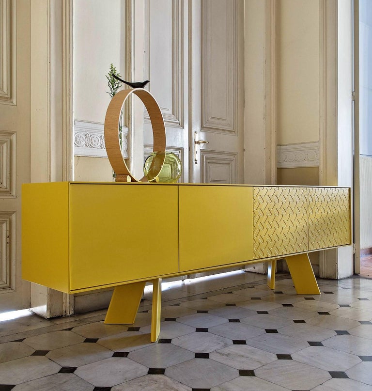 https://a.1stdibscdn.com/oak-and-lacquer-sideboard-with-patterned-push-pull-doors-sotiris-lazou-design-for-sale-picture-9/f_27693/f_487361121770693935295/alhambra_003_A_9_scaled_master.jpg?width=768