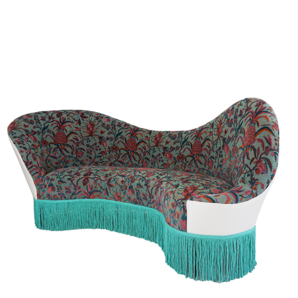 https://a.1stdibscdn.com/curvy-modern-banquette-with-botanical-velvet-for-sale-picture-11/f_21233/f_169595221574285517676/alizonbanquette_angle5_master.jpg