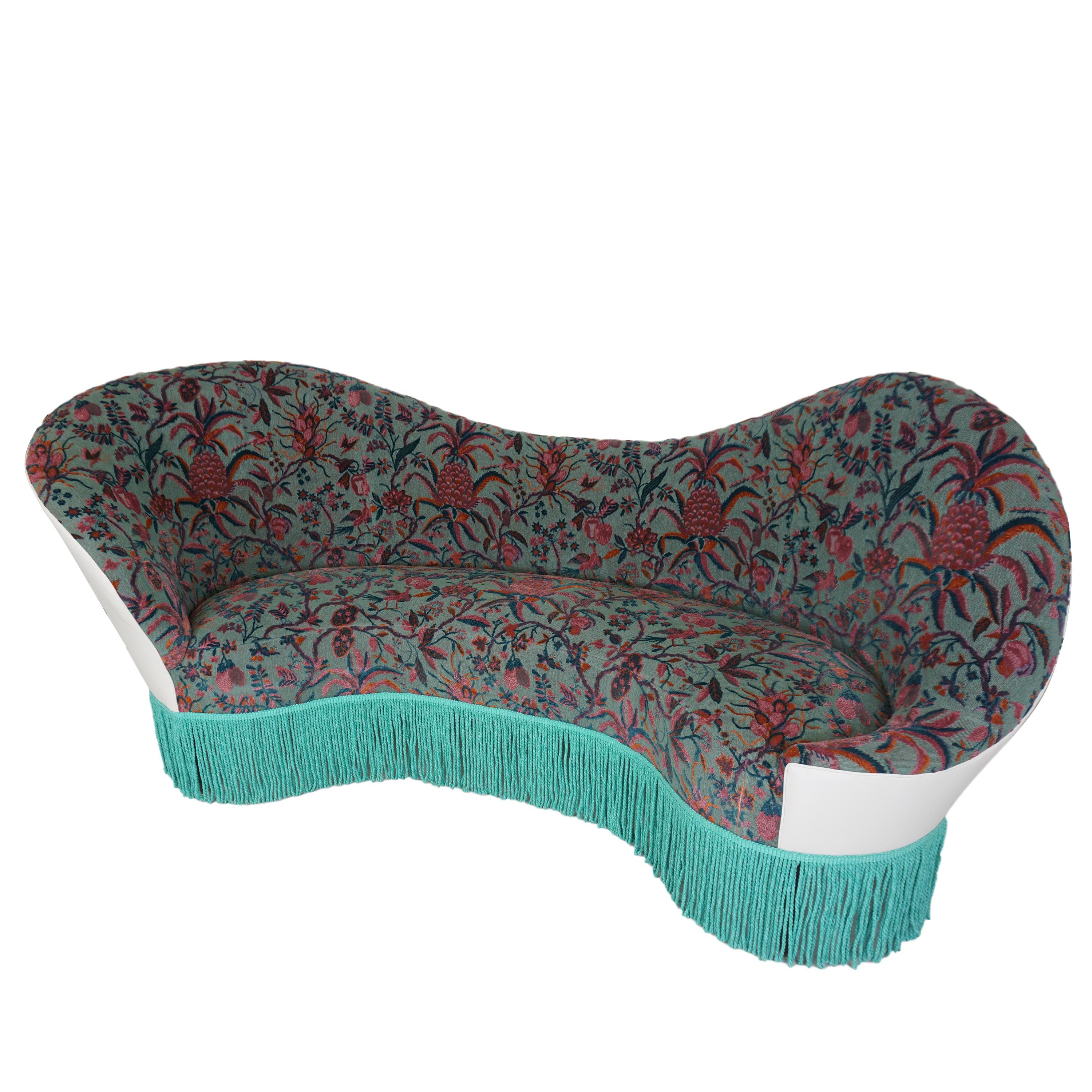 https://a.1stdibscdn.com/curvy-modern-banquette-with-botanical-velvet-for-sale-picture-12/f_21233/f_169595221574285503452/alizonbanquette_angle7_master.jpg