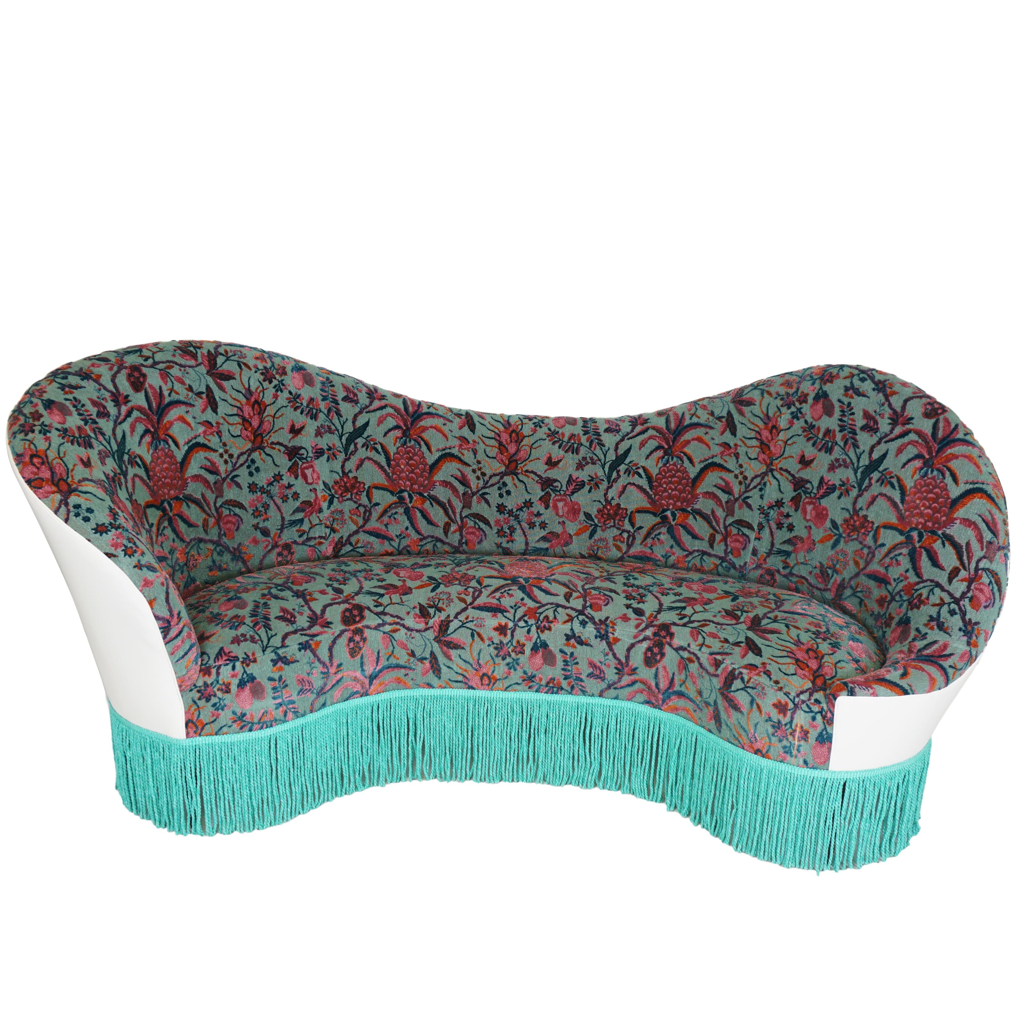https://a.1stdibscdn.com/curvy-modern-banquette-with-botanical-velvet-for-sale-picture-2/f_21233/1574285397175/alizonbanquette_front_master.jpg