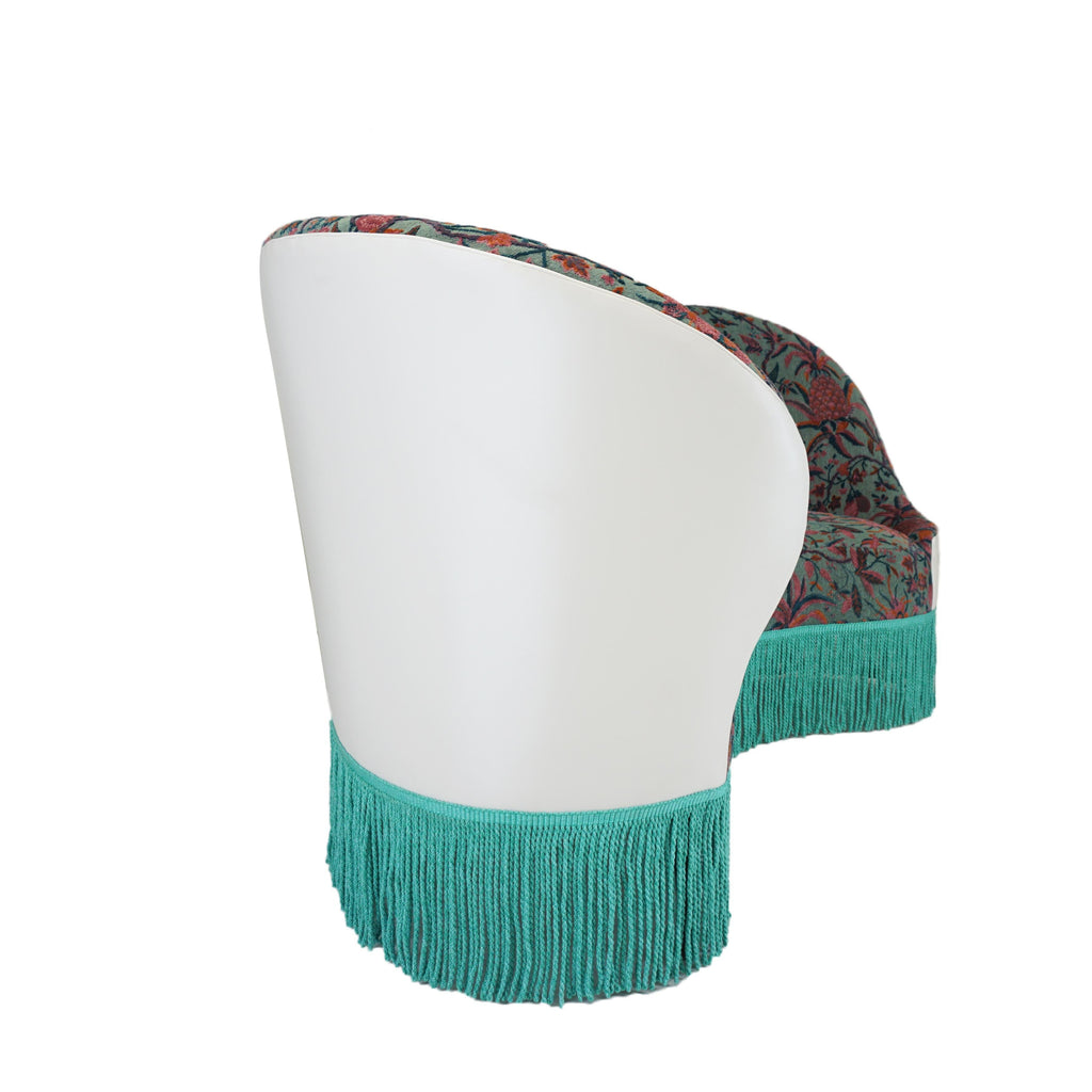 https://a.1stdibscdn.com/curvy-modern-banquette-with-botanical-velvet-for-sale-picture-4/f_21233/1574285402905/alizonbanquette_side2_master.jpg