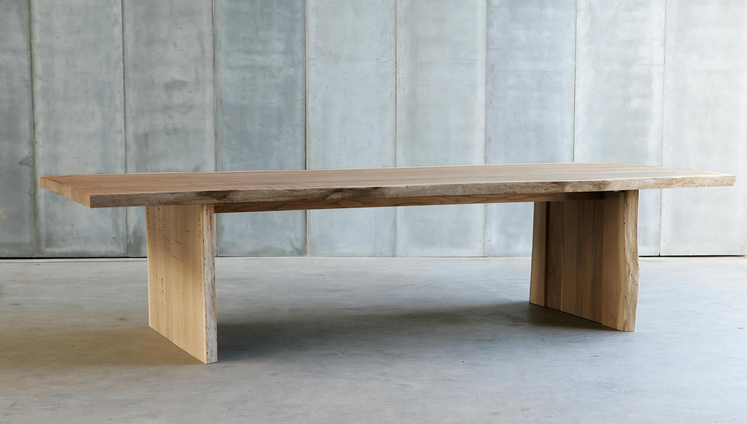 https://a.1stdibscdn.com/16-6-handcrafted-xl-dining-table-for-sale-picture-2/f_27693/f_321705221673447589695/altarmtm_b_master.jpg
