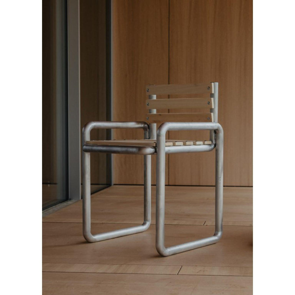 https://a.1stdibscdn.com/aluminum-chair-by-mylene-niedzialkowski-for-sale-picture-2/f_12192/f_367650821698153712097/aluminium_chair_master.jpg