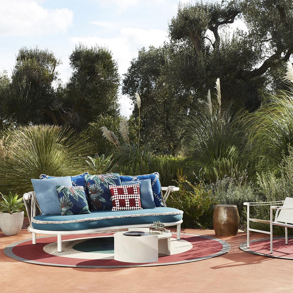 https://a.1stdibscdn.com/patricia-urquiola-trampoline-outdoor-sofa-steel-rope-and-fabric-by-cassina-for-sale-picture-5/f_14272/f_294338821657010365576/ambient_azul_3_master.jpg