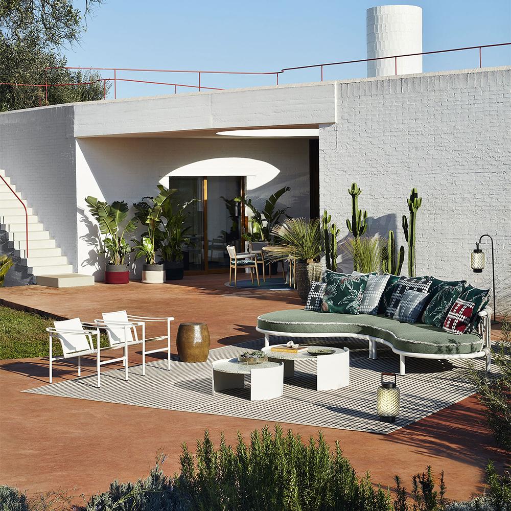 https://a.1stdibscdn.com/patricia-urquiola-trampoline-outdoor-sofa-steel-rope-and-fabric-by-cassina-for-sale-picture-6/f_14272/f_324913821675079099687/ambient_verd_3_master.jpg