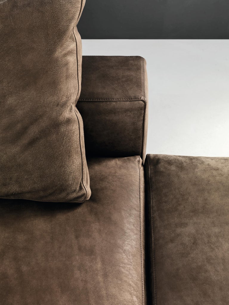 https://a.1stdibscdn.com/ananta-class-15-medium-sectional-sofa-in-lusso-upholstery-by-sergio-bicego-for-sale-picture-8/22569652/f_265733121639714605272/ananta_class_saba_7_master.jpg?width=768