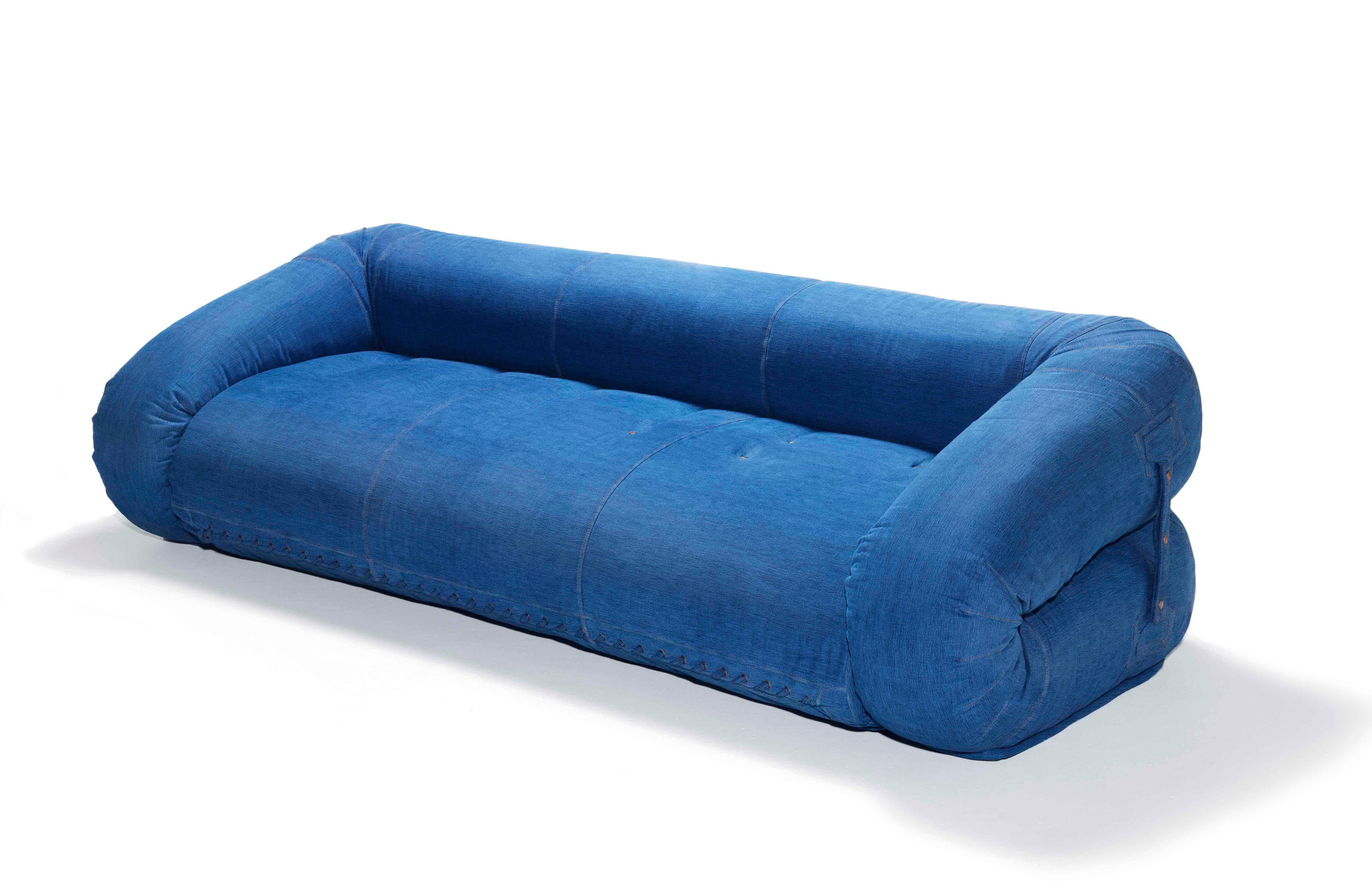 https://a.1stdibscdn.com/21st-century-anfibio-transformable-sofa-by-alessandro-becchi-vintage-leather-for-sale-picture-3/f_52352/f_206310621600415609933/anfibio_JEANS_CHIUSO_master.jpg