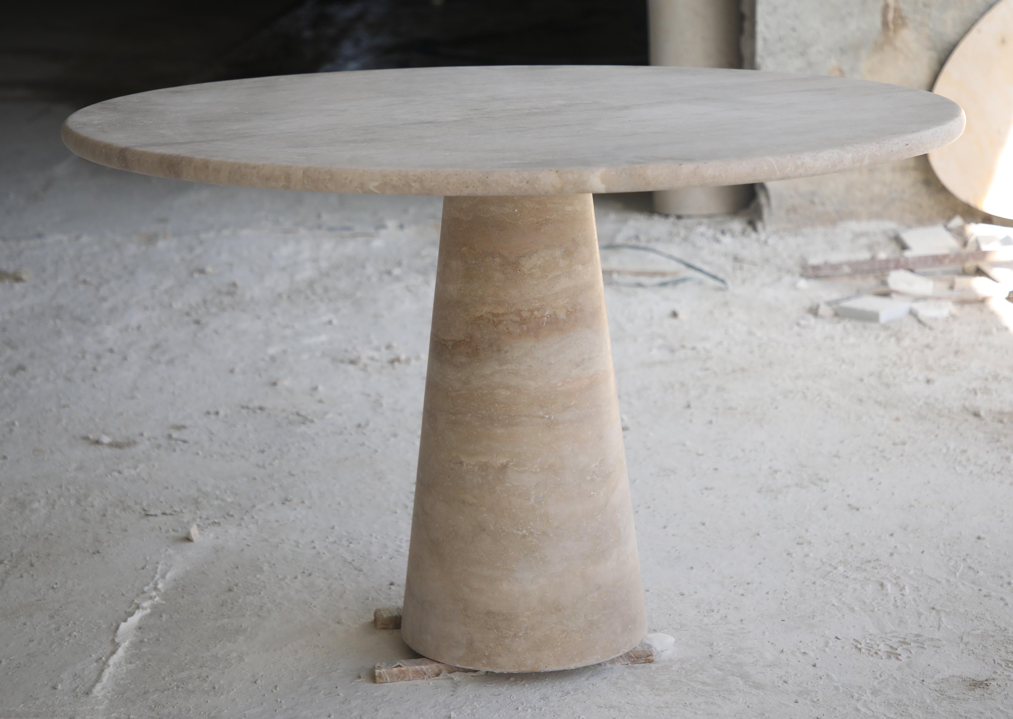 https://a.1stdibscdn.com/cream-travertine-round-dining-table-in-the-style-of-1970-angelo-mangiarotti-for-sale-picture-8/f_80522/f_331482421773368045130/angelo_filled_travertine_master.JPG