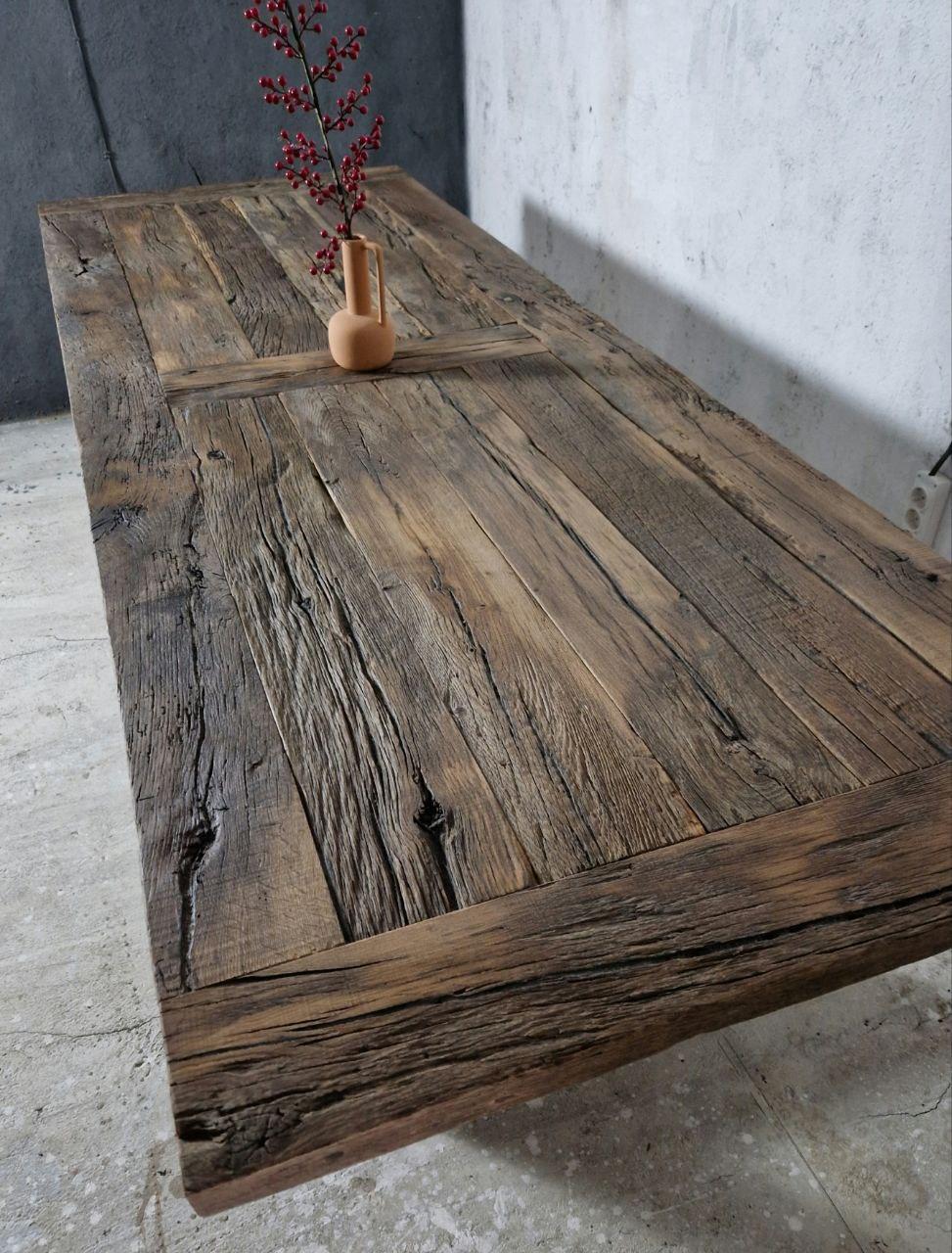 https://a.1stdibscdn.com/reclaimed-country-antique-table-made-from-barn-oak-boards-19th-3d-model-for-sale-picture-4/f_99712/f_413772021739107821842/antique_vintage_table_master.jpg