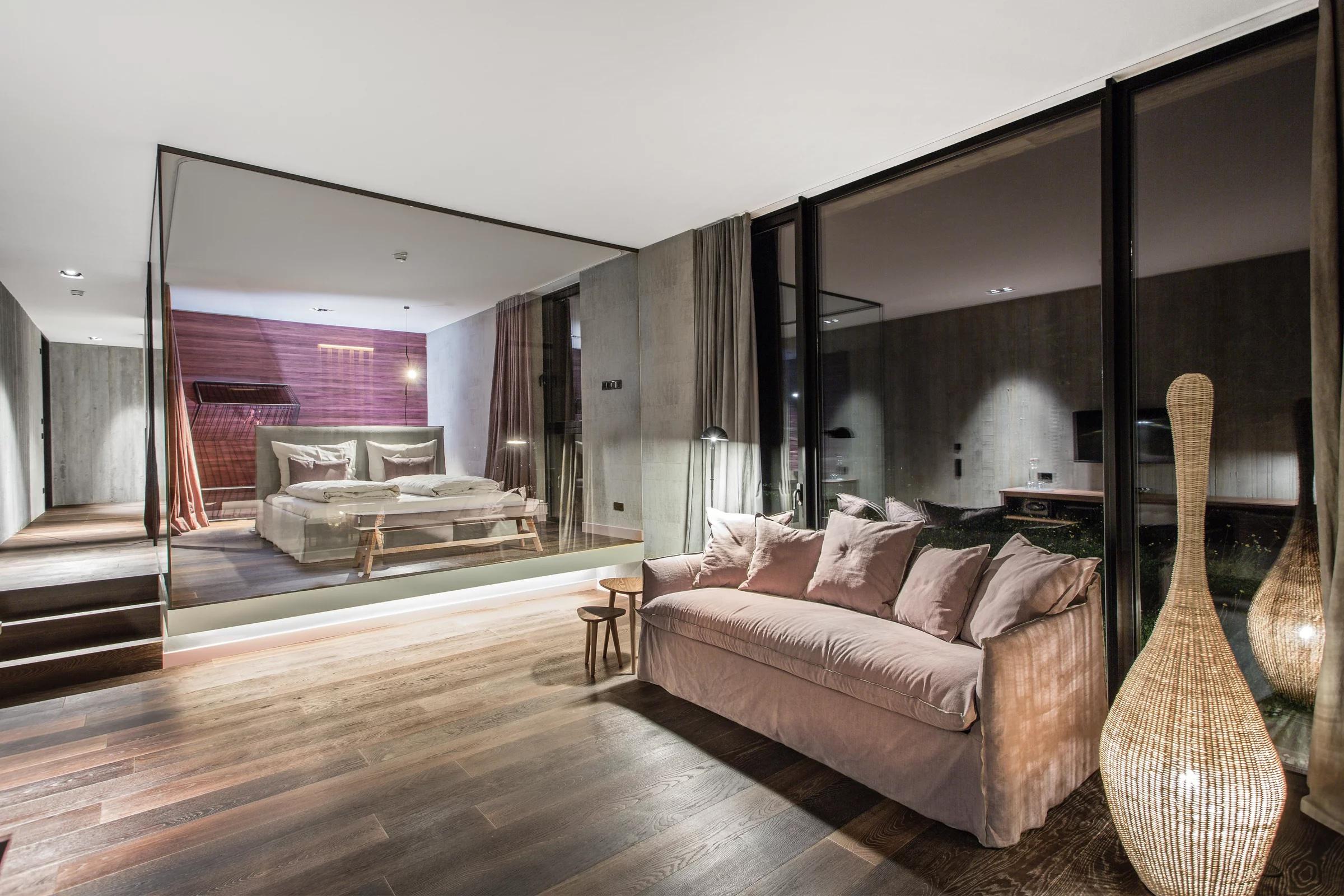 https://a.1stdibscdn.com/sofa-bed-gervasoni-ghost-13-design-paola-navone-for-sale-picture-3/f_105752/f_465013321756829637388/ar5f7d_1_2x_master.jpeg