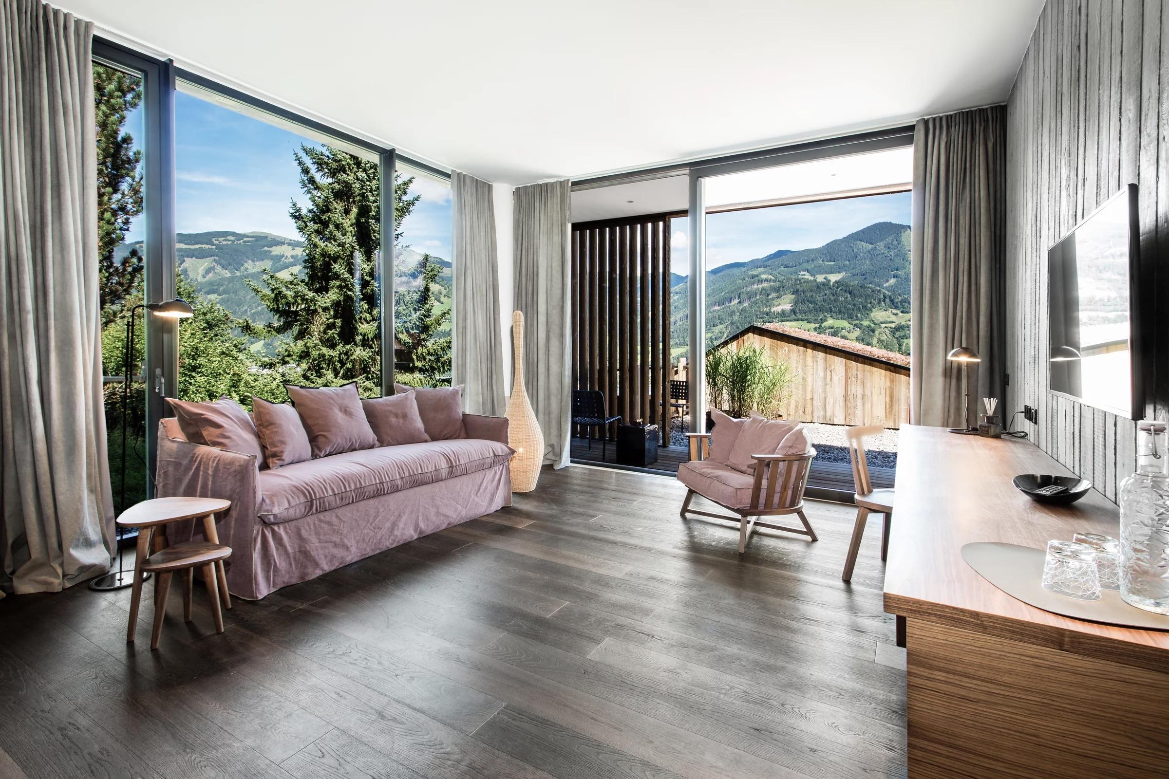https://a.1stdibscdn.com/sofa-bed-gervasoni-ghost-13-design-paola-navone-for-sale-picture-5/f_105752/f_465013321756829637882/arbc4a_1_2x_master.jpeg