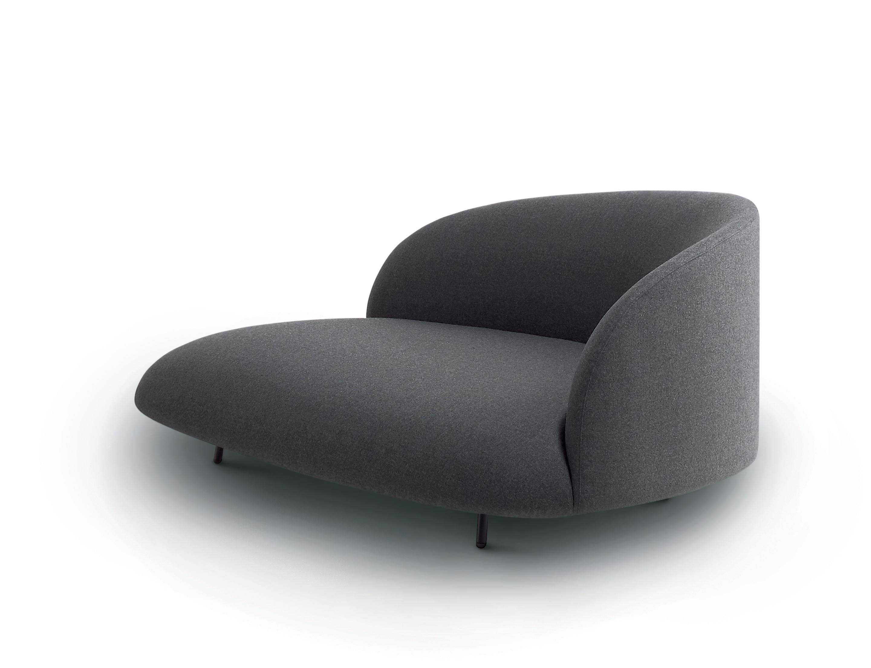 https://a.1stdibscdn.com/arflex-bonsai-sofa-in-lama-grey-fabric-by-claesson-koivisto-rune-for-sale-picture-3/12330573/f_206766621600757537168/arflex_Bonsai_deign_Claesson_Koivisto_Rune2_master.jpg