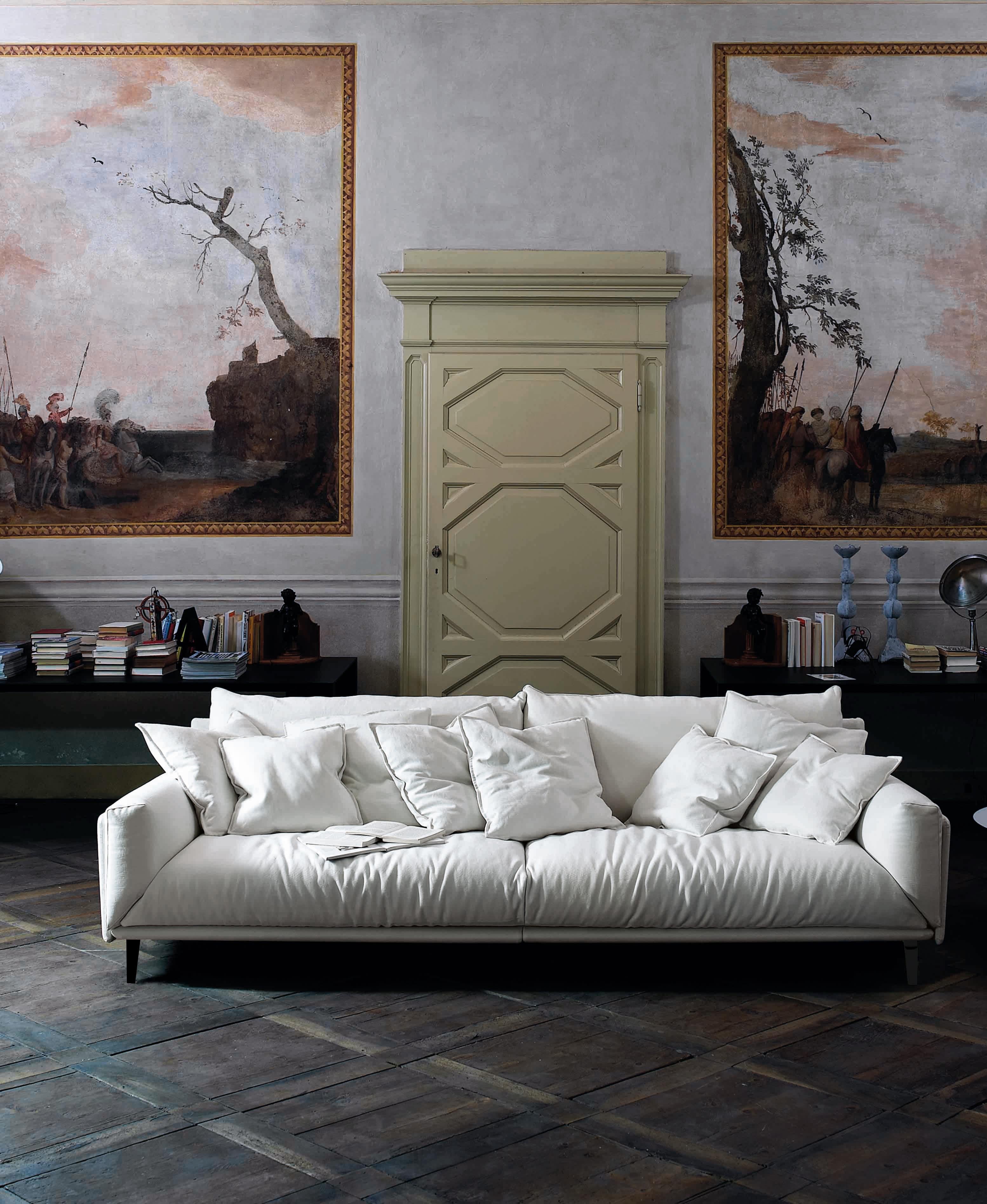 https://a.1stdibscdn.com/arflex-faubourg-two-seater-sofa-in-fabric-with-metal-structure-by-carlo-colombo-for-sale-picture-4/12330573/f_206773121600759674373/arflex_Faubourg_design_Carlo_Colombo_amb1_master.jpg