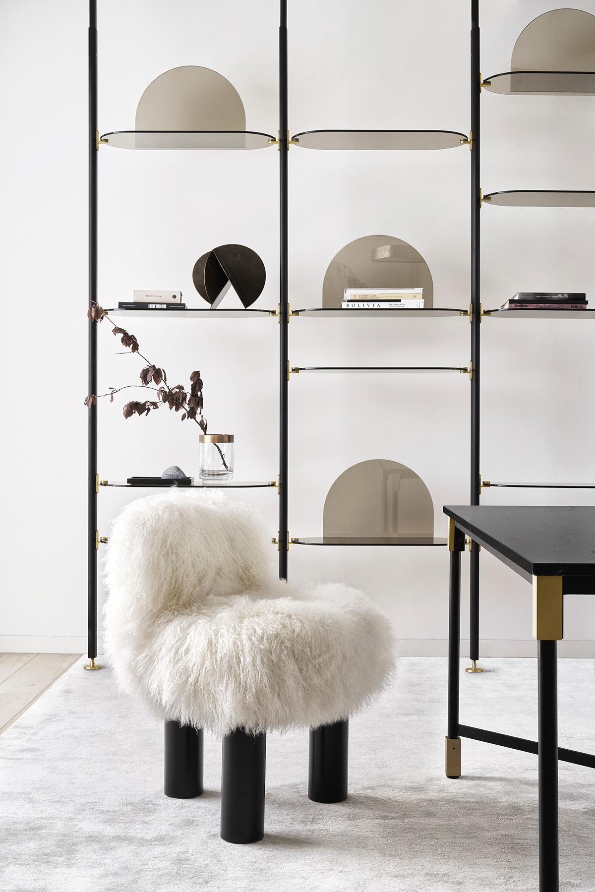 https://a.1stdibscdn.com/cini-boeri-botolo-high-chair-in-natural-fur-for-arflex-for-sale-picture-6/f_58922/f_404767621720117158577/arflex_location_40_master.jpeg