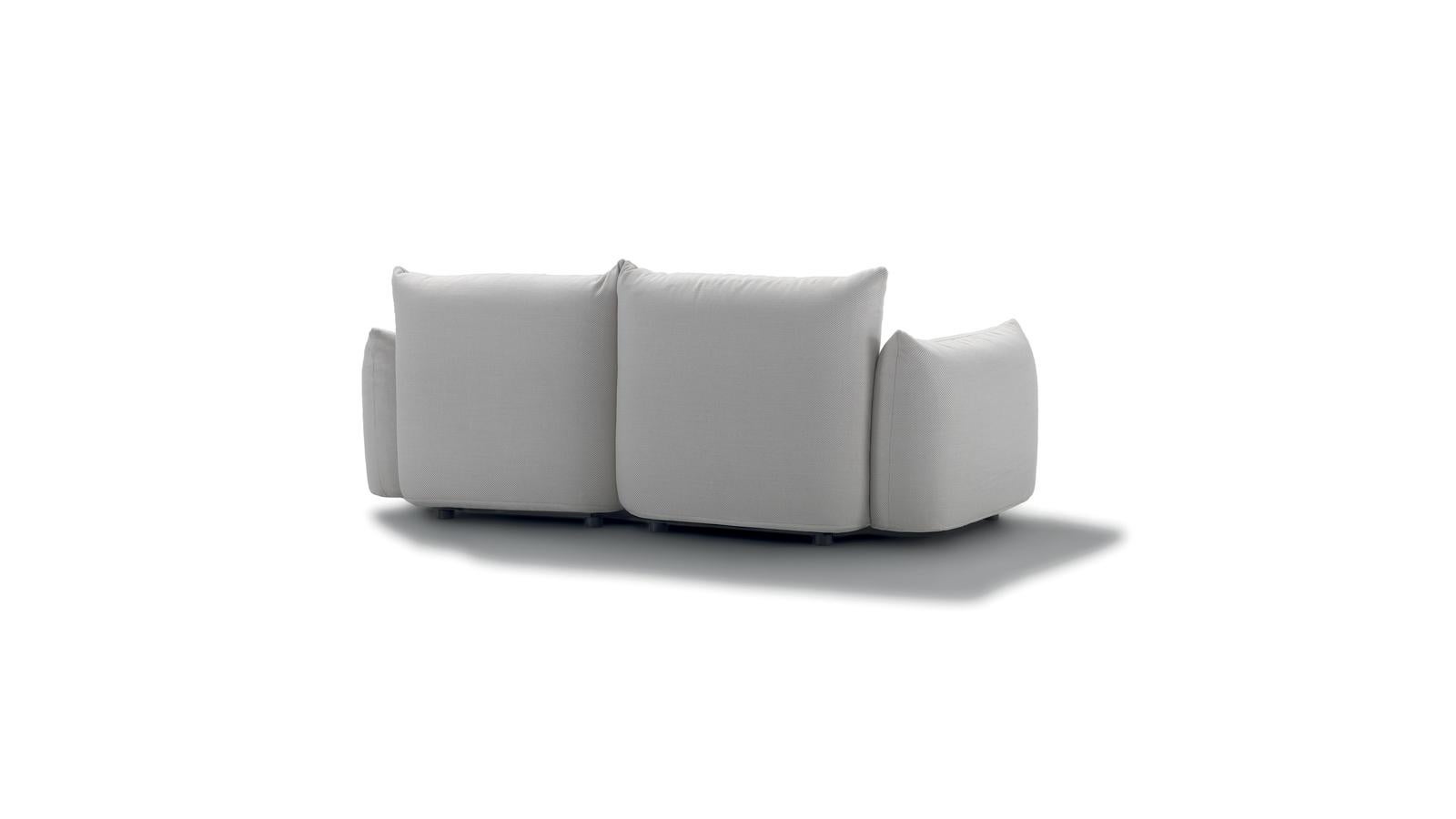 https://a.1stdibscdn.com/arflex-marenco-255-outdoor-sofa-by-mario-marenco-for-sale-picture-4/f_16392/f_455176921750314039951/arflex_marenco_sofa_outdoor_7_master.jpg
