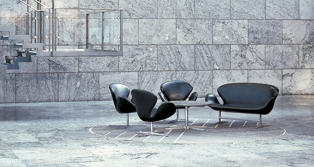 https://a.1stdibscdn.com/arne-jacobsen-swan-sofa-for-fritz-hansen-in-leather-upholstery-cat-3-for-sale-picture-2/f_14472/f_367451221698054375310/arne_jacobsen_3320_03_master.jpg