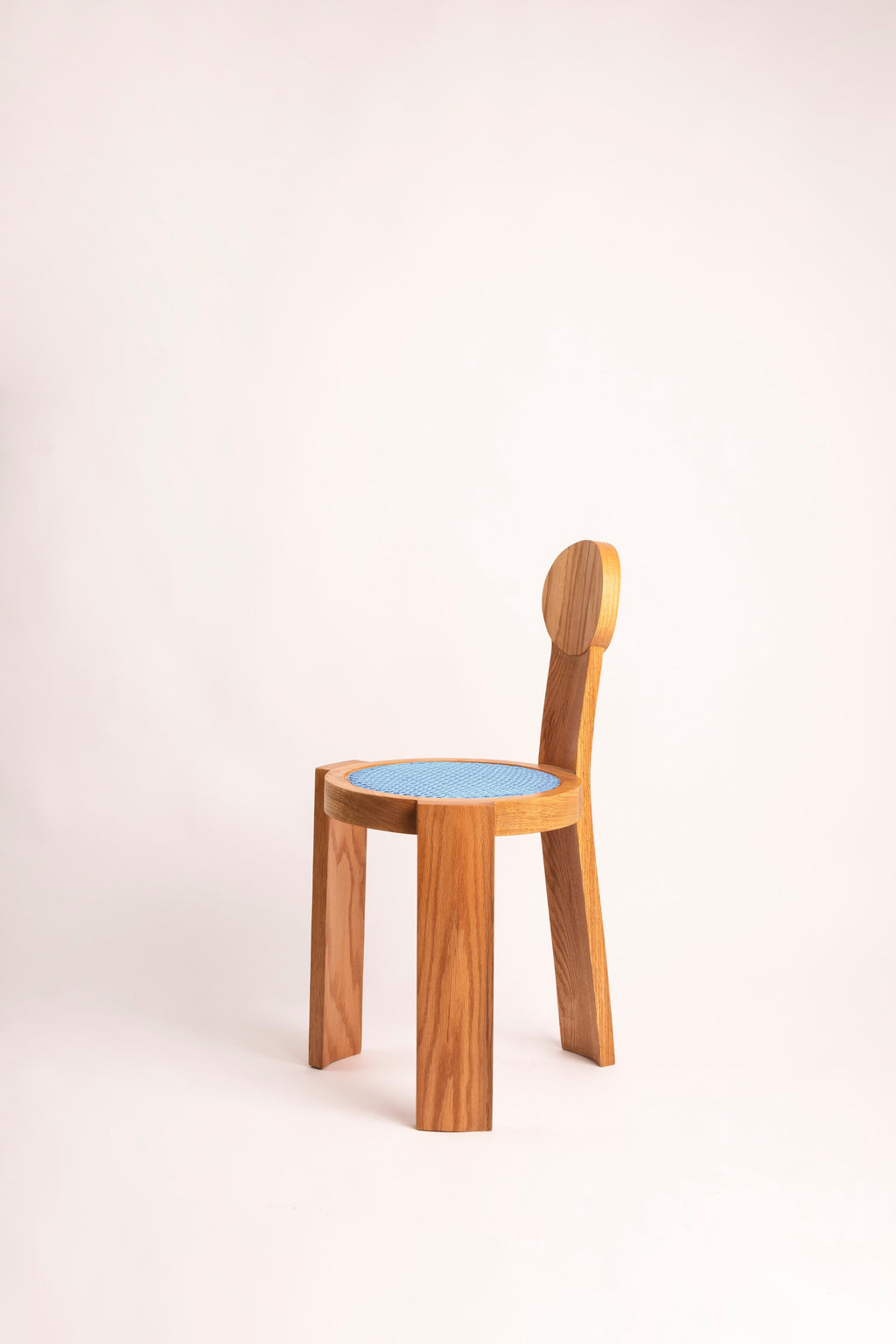 https://a.1stdibscdn.com/chair-d-for-sale-picture-9/f_74392/f_338678821681827748247/azulbajo_master.jpg