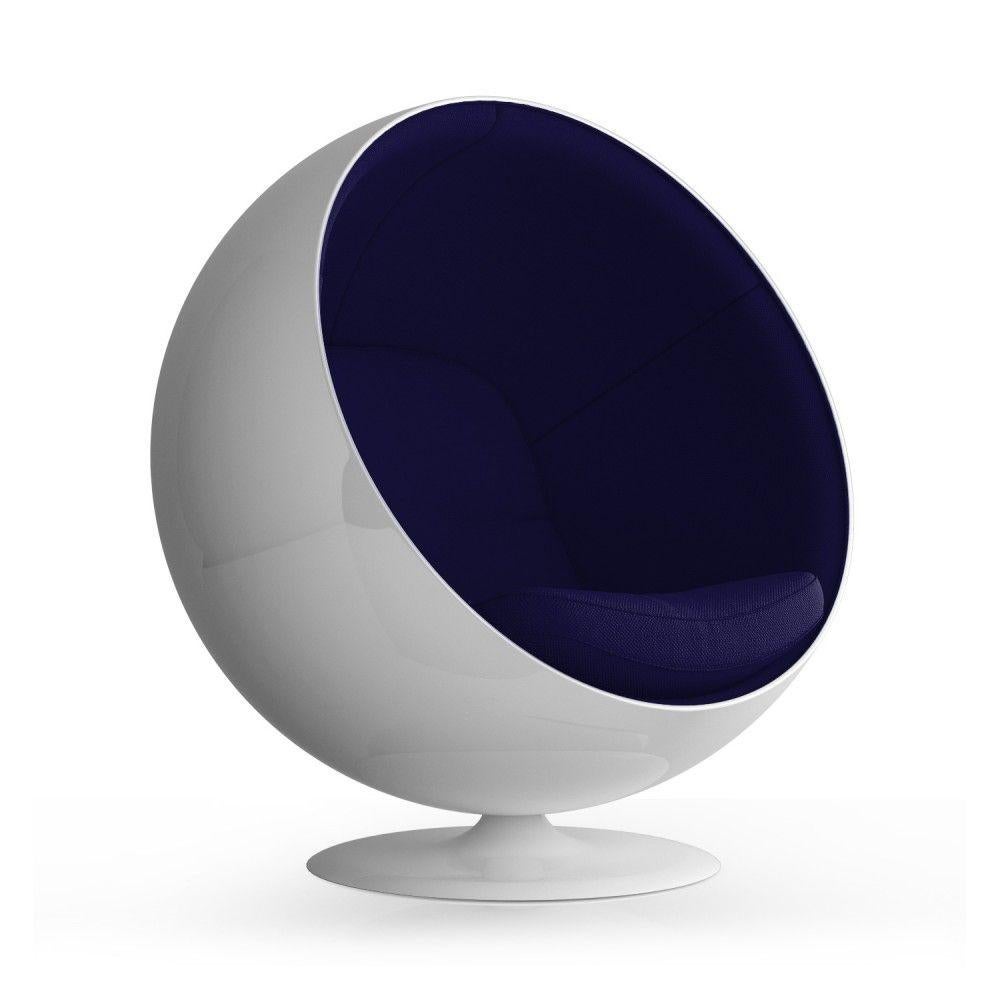https://a.1stdibscdn.com/iconic-eero-aarnio-black-swivel-ball-lounge-chair-for-sale-picture-12/f_44652/f_211803521603813228333/b2d4f0ff954f1dc07507d9f30c74c1a4_master.jpg