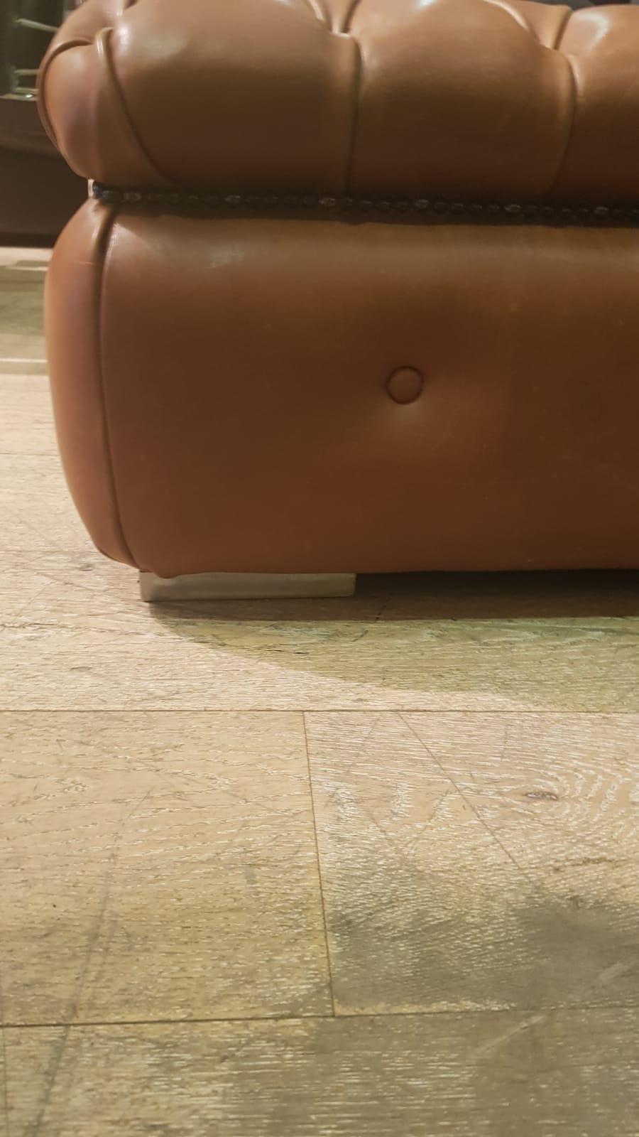 https://a.1stdibscdn.com/customizable-brown-leather-capitonne-pouf-available-in-other-colors-shape-size-for-sale-picture-5/f_20723/f_235188321619334229008/b5ab3b34_05a3_4ee4_84da_1fc92ec9dda7_master.JPG