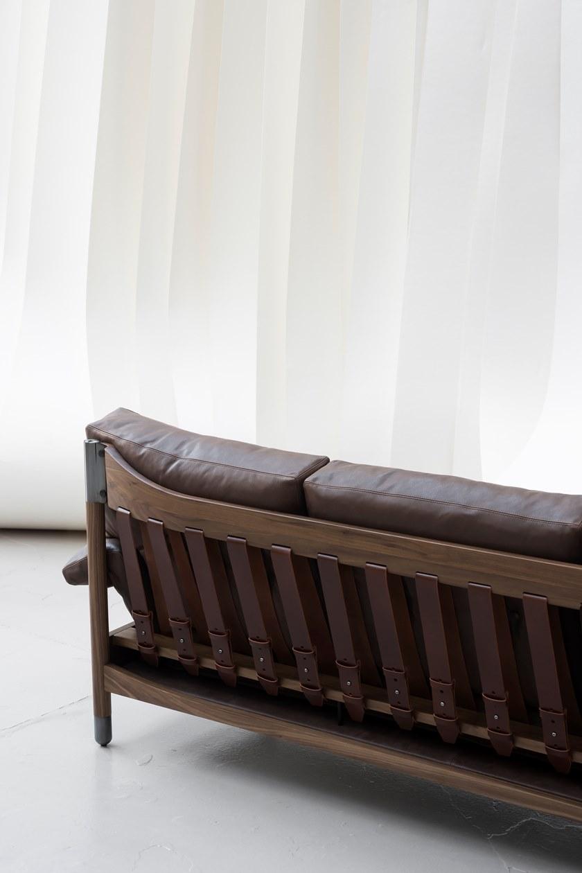 https://a.1stdibscdn.com/tacchini-sella-sofa-designed-by-carlo-de-carli-for-sale-picture-5/f_44652/1607634417063/b_SELLA_Tacchini_Italia_Forniture_385627_rel9ca6550c_master.jpg
